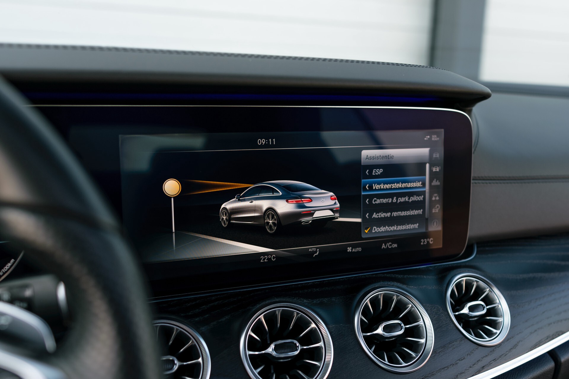 Mercedes-Benz E-Klasse Coupé 200 AMG Designo | Panorama | HUD | Burmester | 20" | NL Auto Aut9 Foto 19