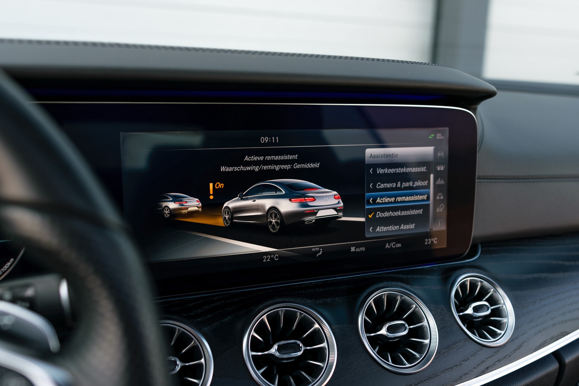 Mercedes-Benz E-Klasse Coupé 200 AMG Designo | Panorama | HUD | Burmester | 20" | NL Auto Aut9 Foto 21