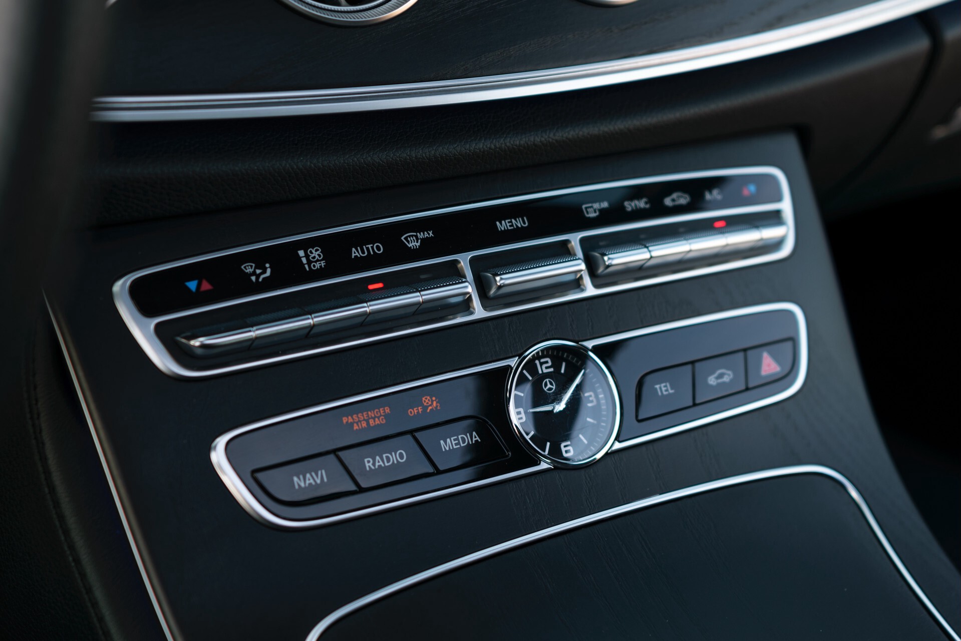 Mercedes-Benz E-Klasse Coupé 200 AMG Designo | Panorama | HUD | Burmester | 20" | NL Auto Aut9 Foto 24