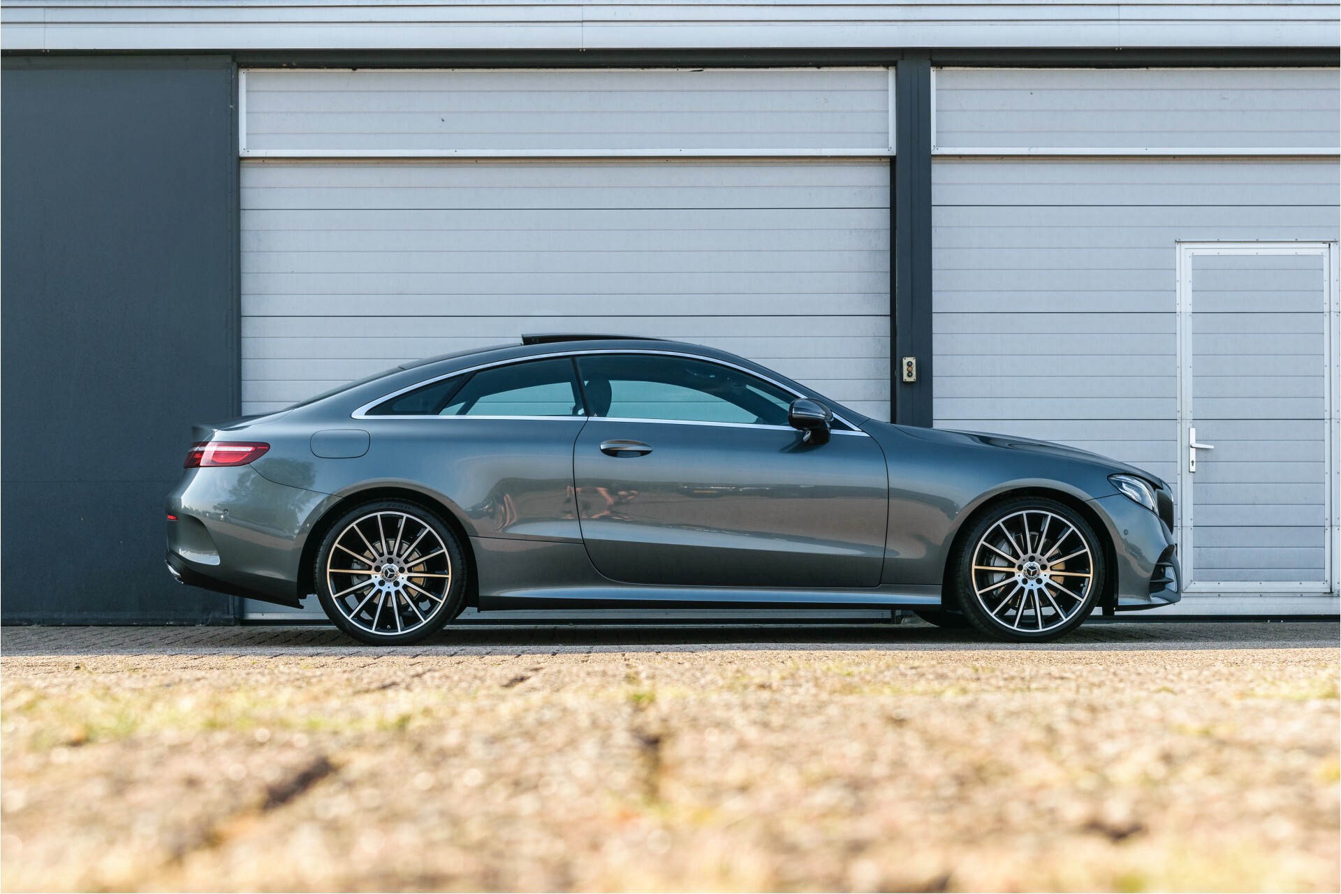 Mercedes-Benz E-Klasse Coupé 200 AMG Designo | Panorama | HUD | Burmester | 20" | NL Auto Aut9 Foto 31