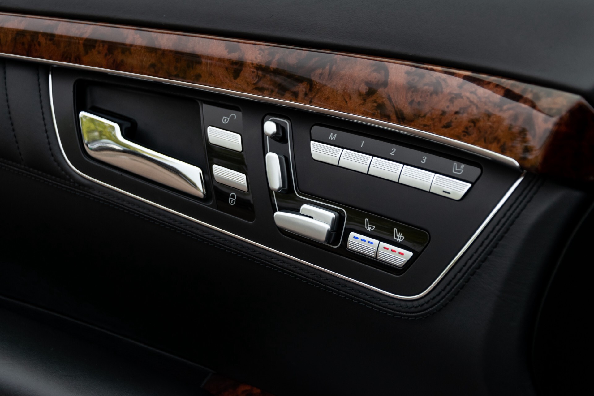 Mercedes-Benz S-Klasse 600 Lang 65 AMG Bi-Turbo Prestige Plus Aut5 . Foto 18