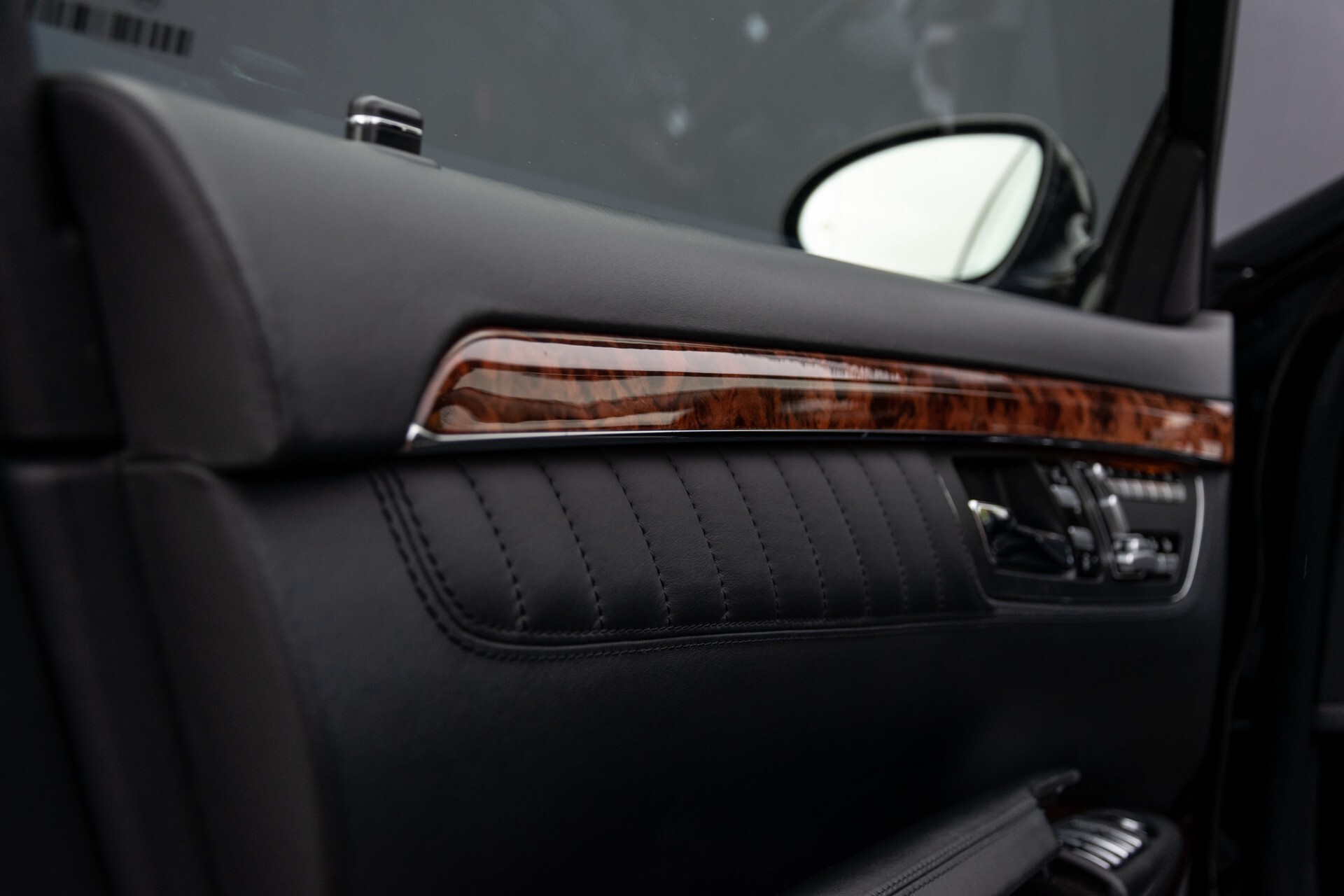 Mercedes-Benz S-Klasse 600 Lang 65 AMG Bi-Turbo Prestige Plus Aut5 . Foto 25