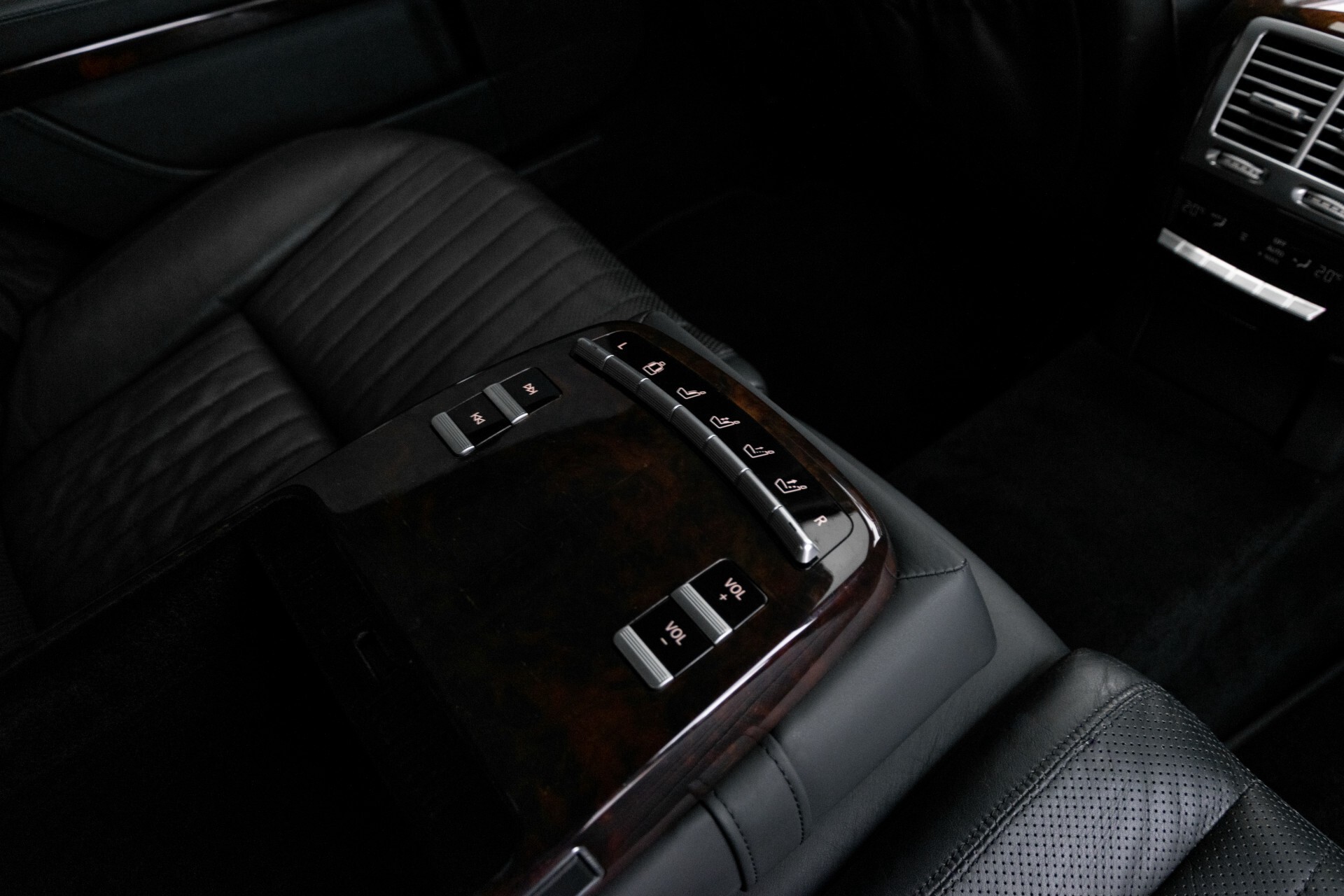 Mercedes-Benz S-Klasse 600 Lang 65 AMG Bi-Turbo Prestige Plus Aut5 . Foto 55