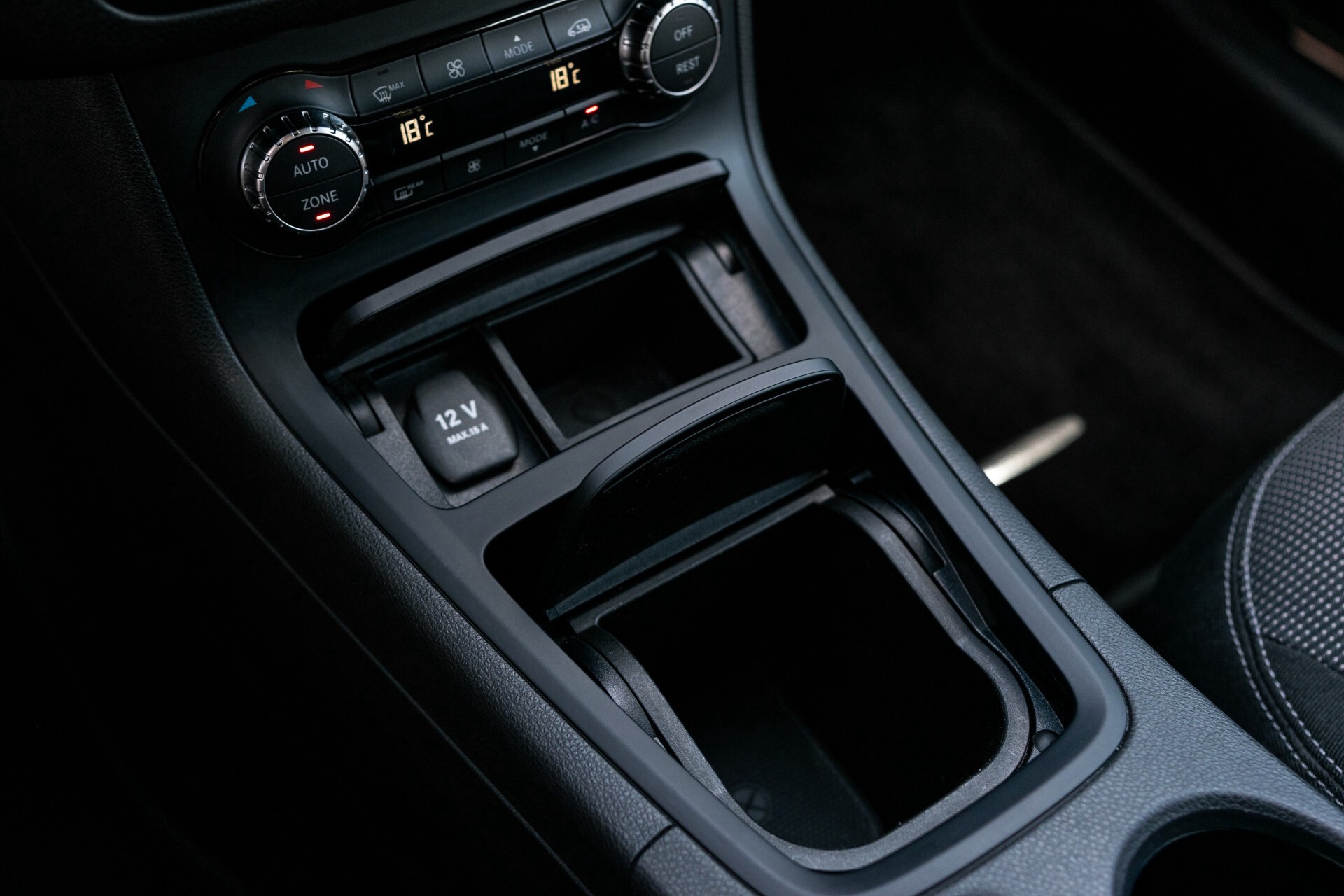 Mercedes-Benz B-Klasse 200 Style | Auto trekhaak | Bi-xenon | Camera | PTS | ECC | Verwarmde Stoelen | Aut7 Foto 17