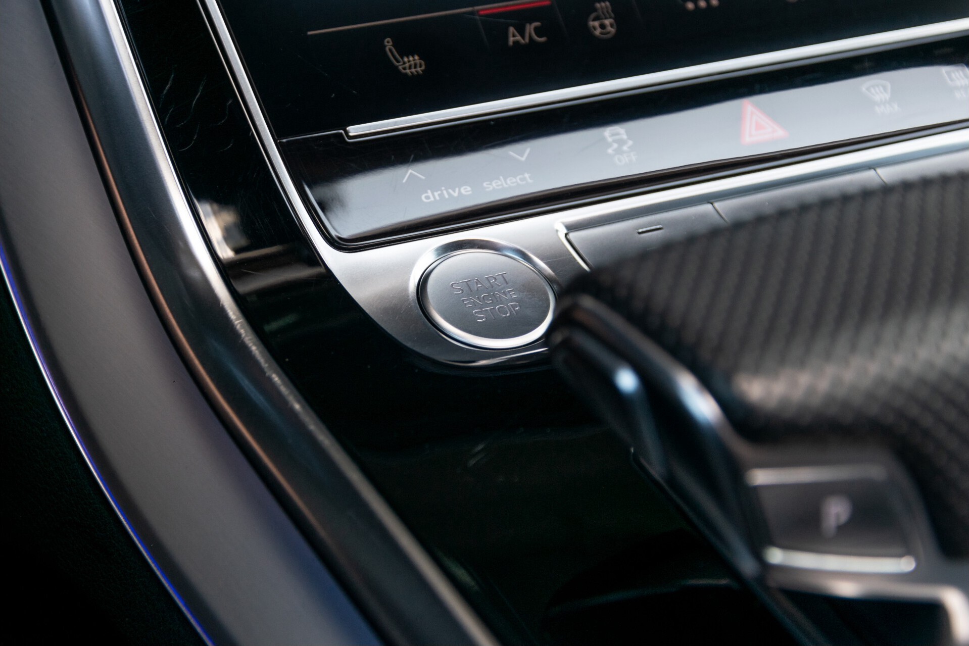 Audi Q8 50 TDI Quattro S-Line Luchtvering | AdaptiveCruise | Keyless | Matrix | HUD | Trekhaak | Garantie Aut8 Foto 22