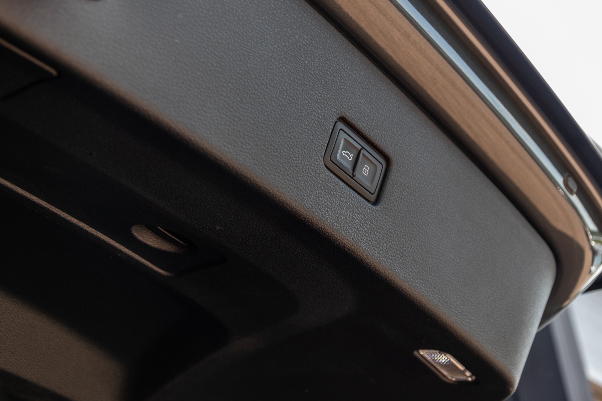 Audi Q8 50 TDI Quattro S-Line Luchtvering | AdaptiveCruise | Keyless | Matrix | HUD | Trekhaak | Garantie Aut8 Foto 28