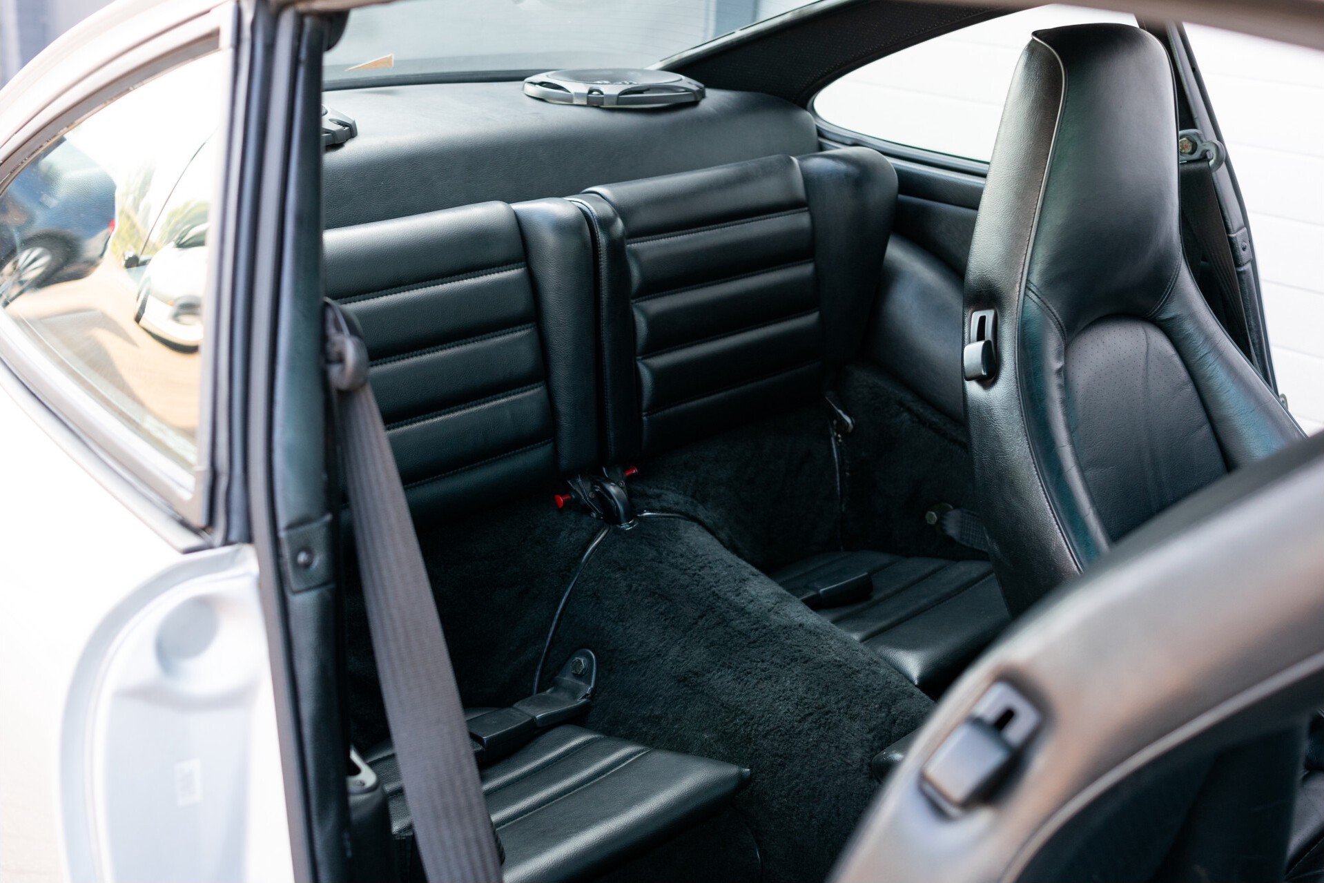 Porsche 911 3.6 Carrera 4 Coupe | Volledige Historie | 17" | Leder | Airconditioning | Sportuitlaat Foto 4