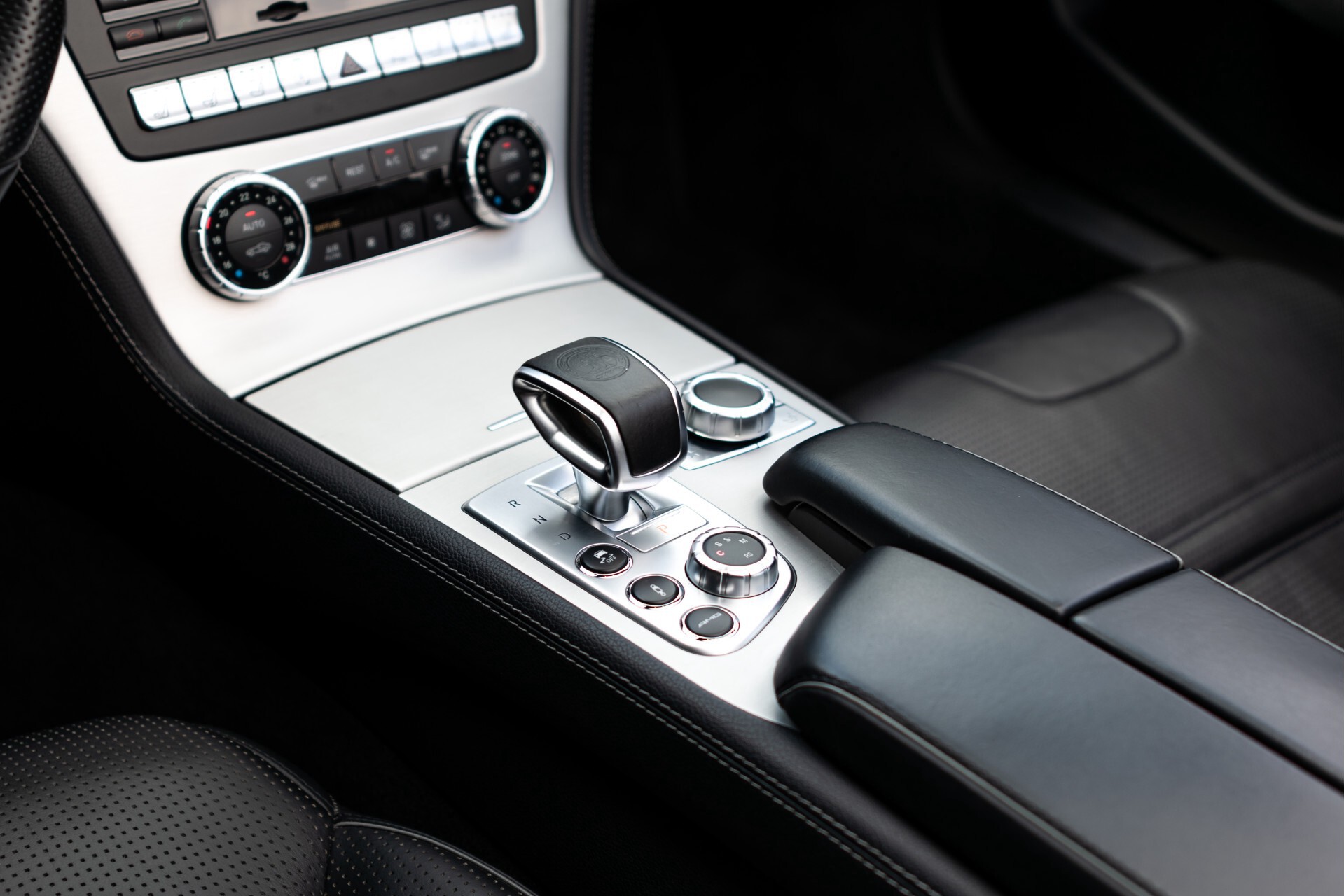 Mercedes-Benz SL-Klasse 63 AMG Magic Sky | Drivers Package | Massage | Rij-assistentie | Keyless | Aut7 Foto 28