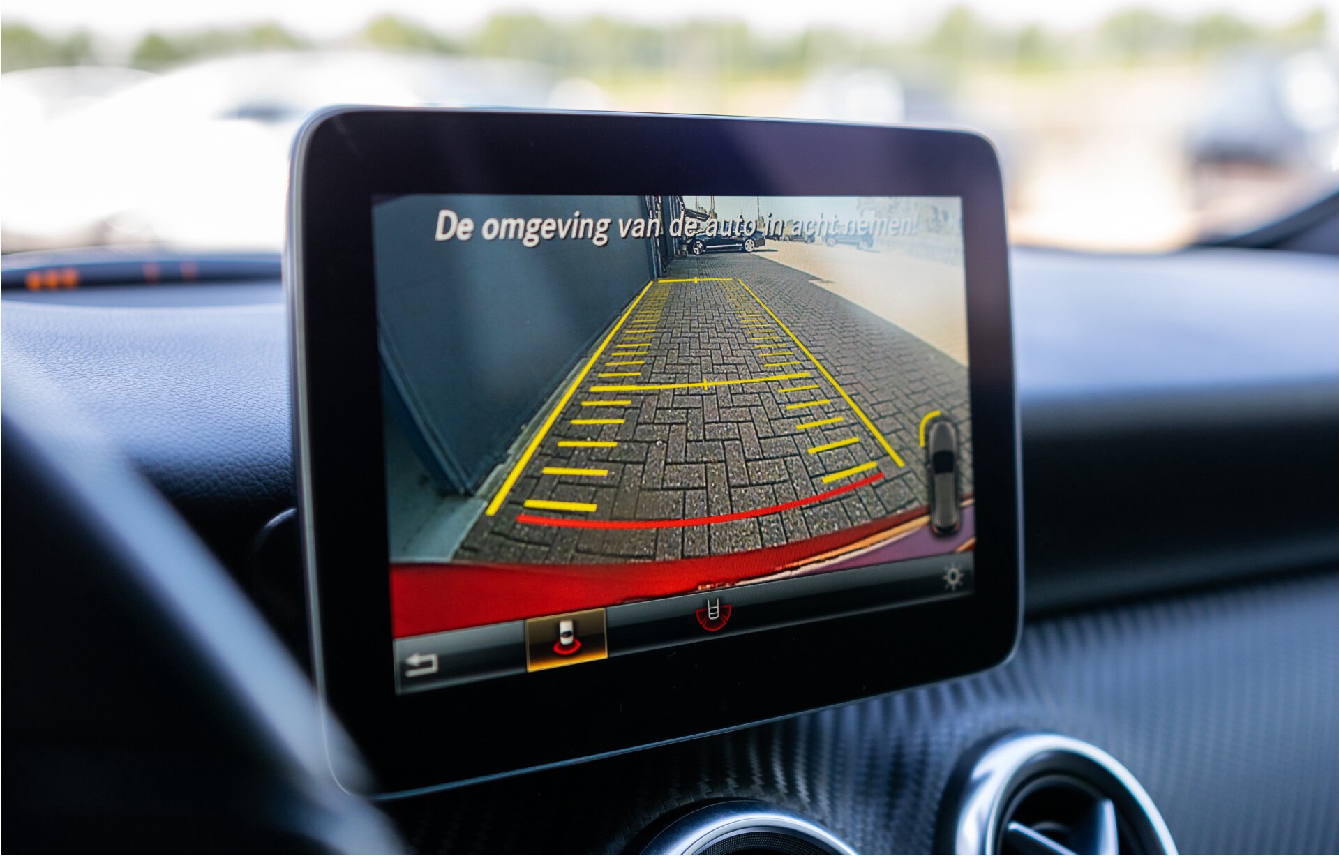 Mercedes-Benz A-Klasse 180 AMG Camera | LED | Media Display | Keyless | Stoelverwarming | Aut7 Foto 18