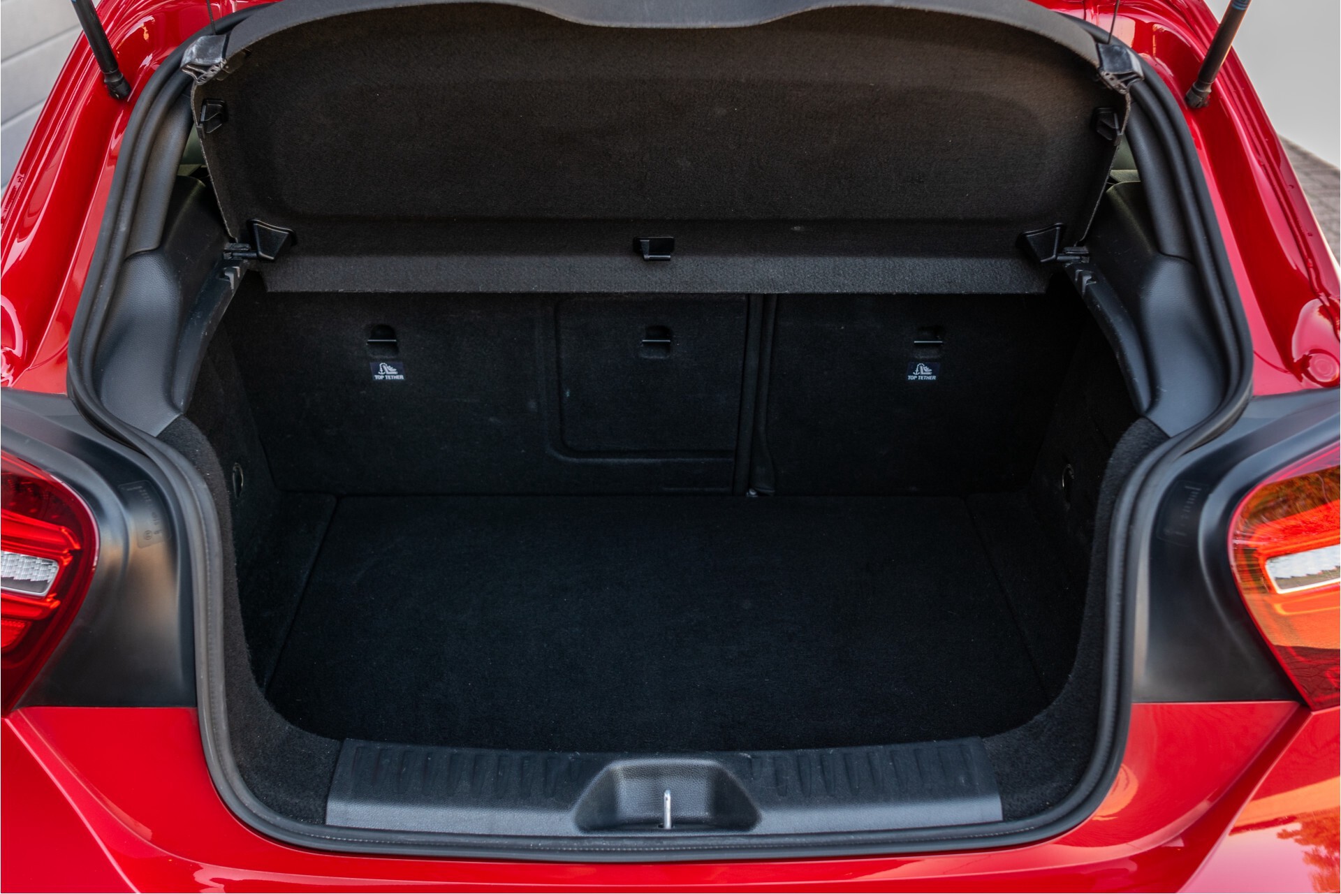 Mercedes-Benz A-Klasse 180 AMG Camera | LED | Media Display | Keyless | Stoelverwarming | Aut7 Foto 22