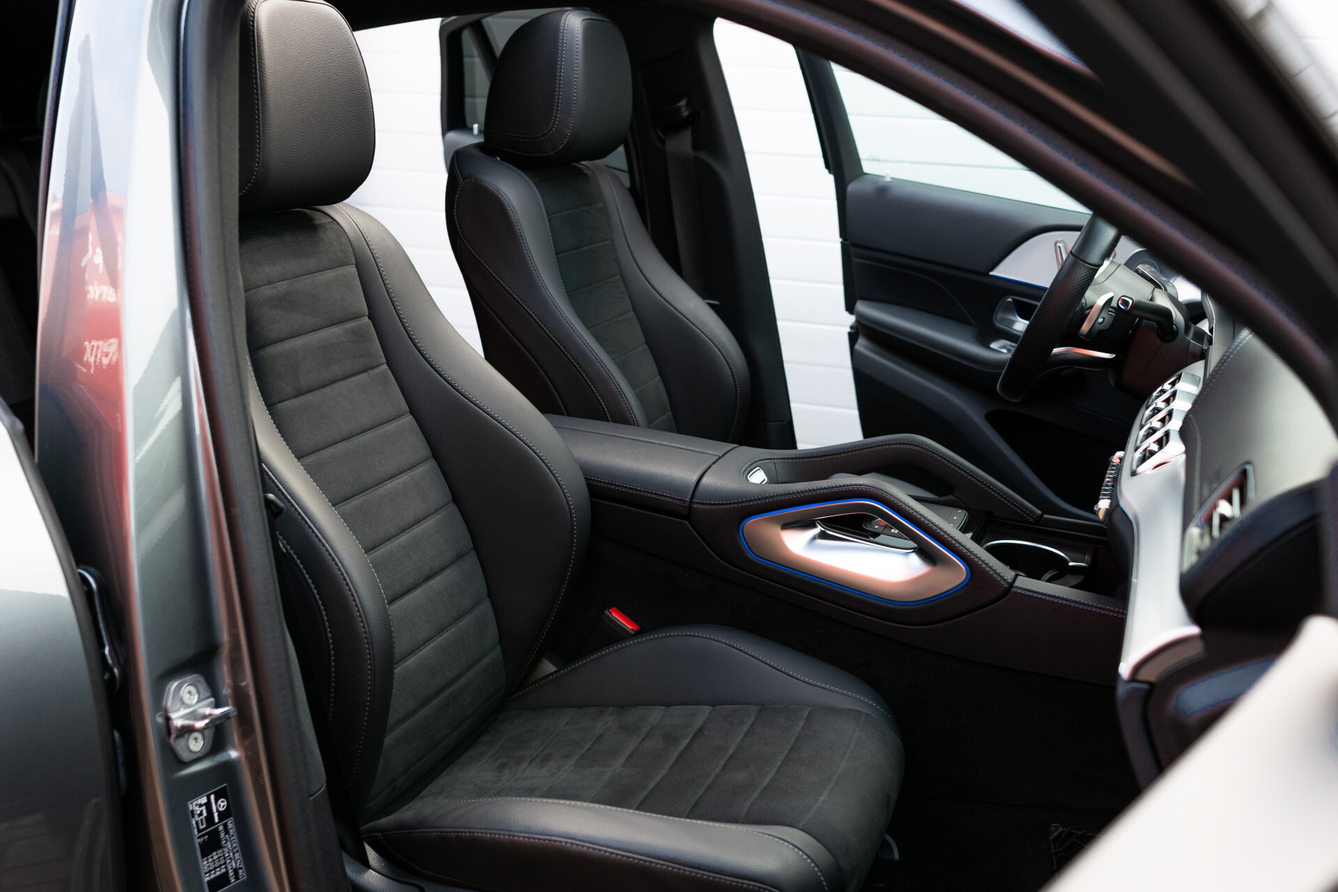 Mercedes-Benz GLE 350 e 4-M Luchtvering | AMG | Trekhaak | Keyless | Adaptive Cruise | Burmester | Night Aut9 Foto 3