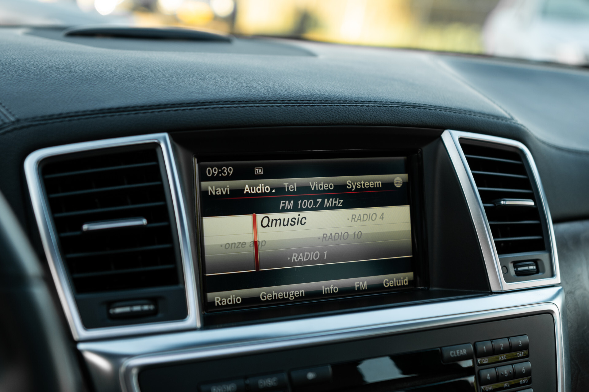 Mercedes-Benz GL-Klasse 350 Bluetec 4-M AMG | Rij-assistentie | Keyless | Massage | Entertainment | Active Curve | Sound Aut7 Foto 12