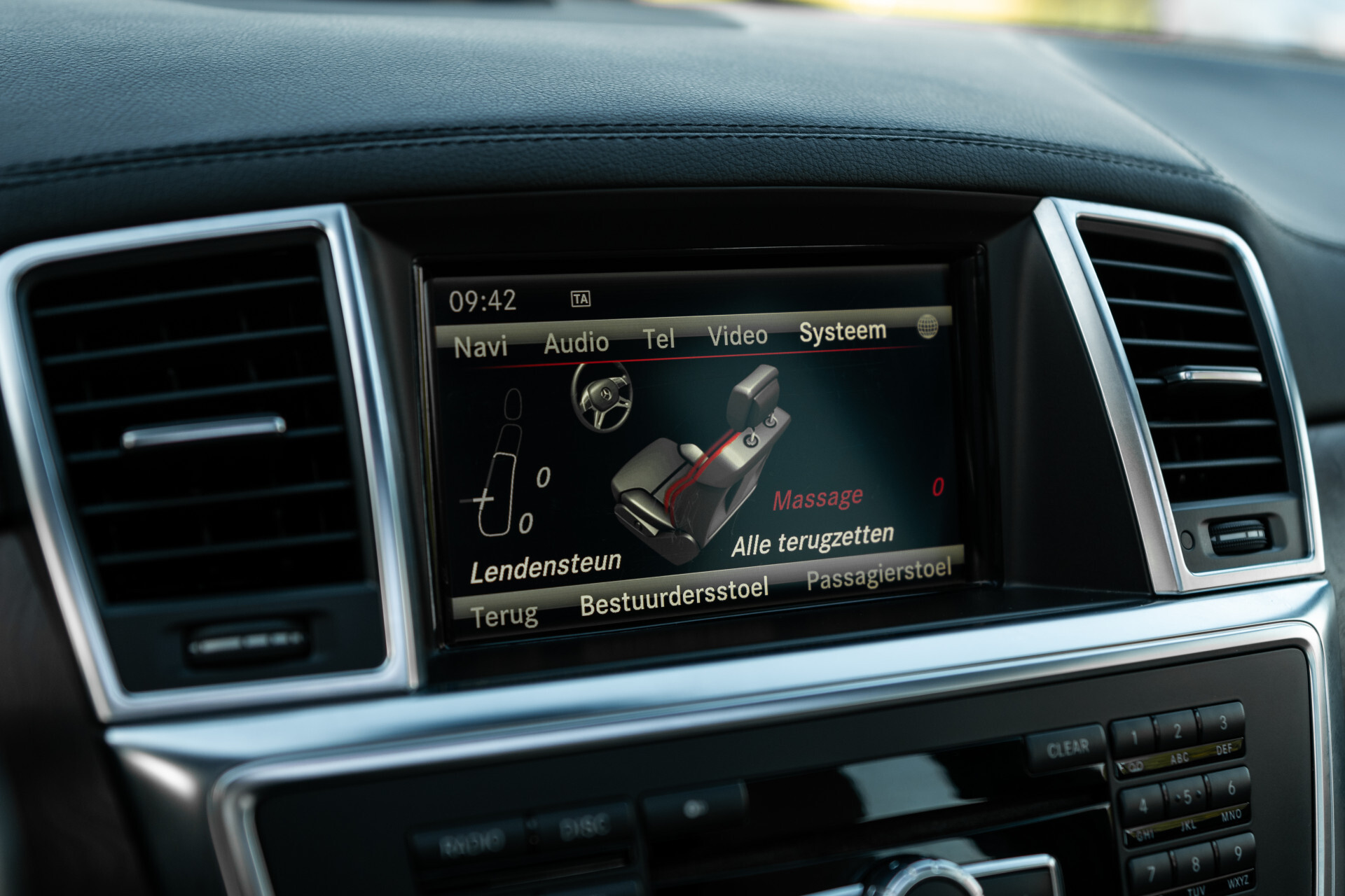 Mercedes-Benz GL-Klasse 350 Bluetec 4-M AMG | Rij-assistentie | Keyless | Massage | Entertainment | Active Curve | Sound Aut7 Foto 22