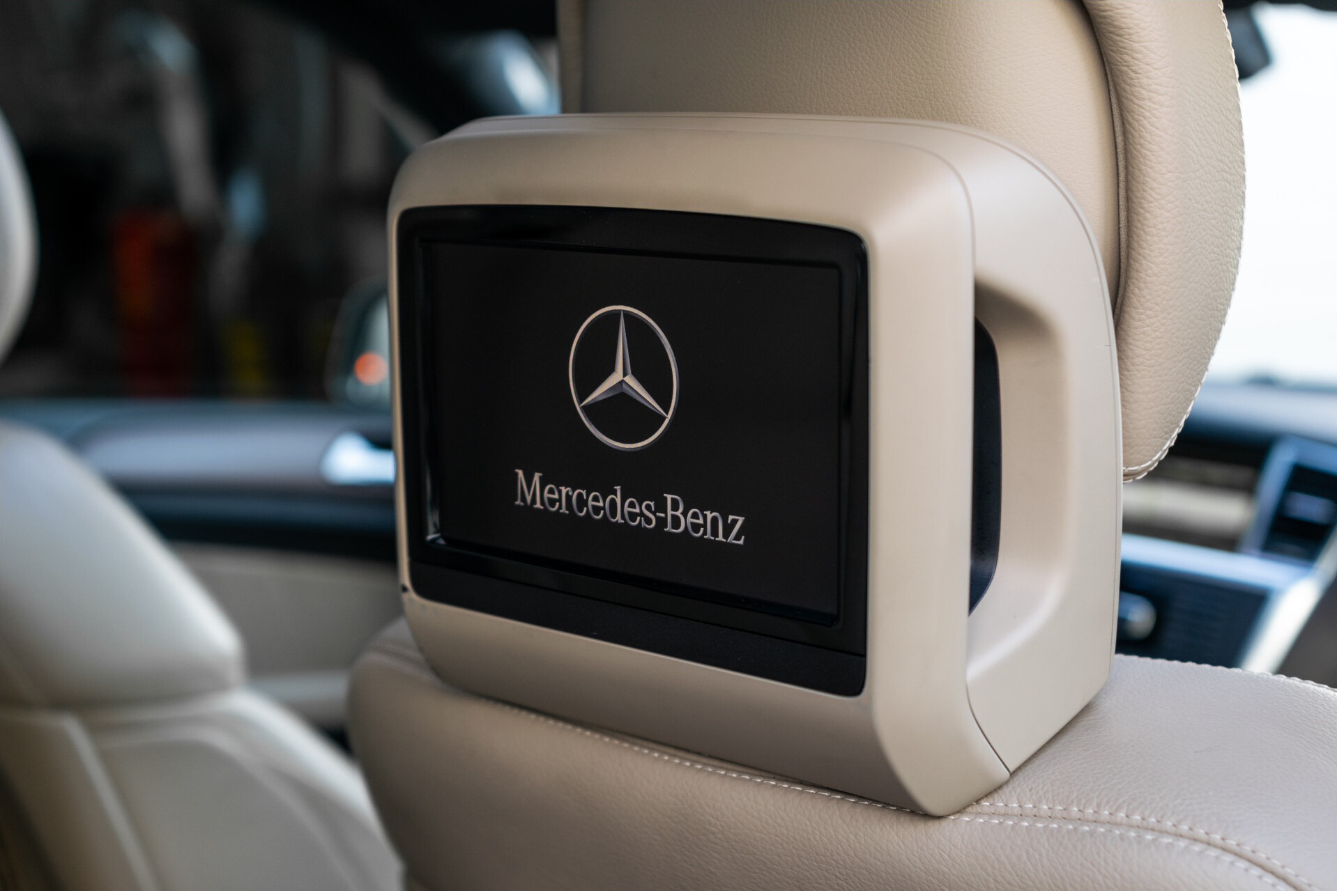 Mercedes-Benz GL-Klasse 350 Bluetec 4-M AMG | Rij-assistentie | Keyless | Massage | Entertainment | Active Curve | Sound Aut7 Foto 27