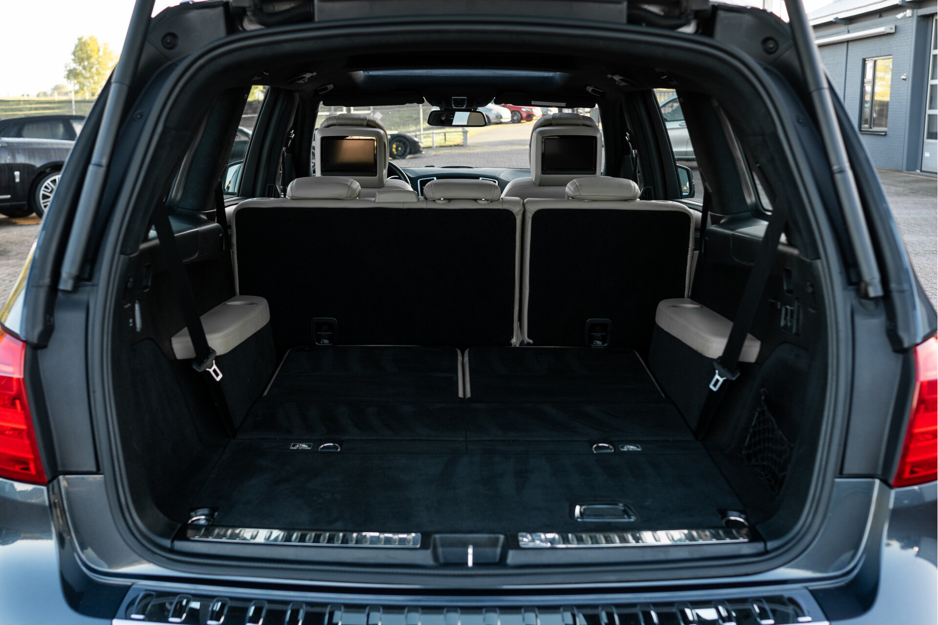 Mercedes-Benz GL-Klasse 350 Bluetec 4-M AMG | Rij-assistentie | Keyless | Massage | Entertainment | Active Curve | Sound Aut7 Foto 32