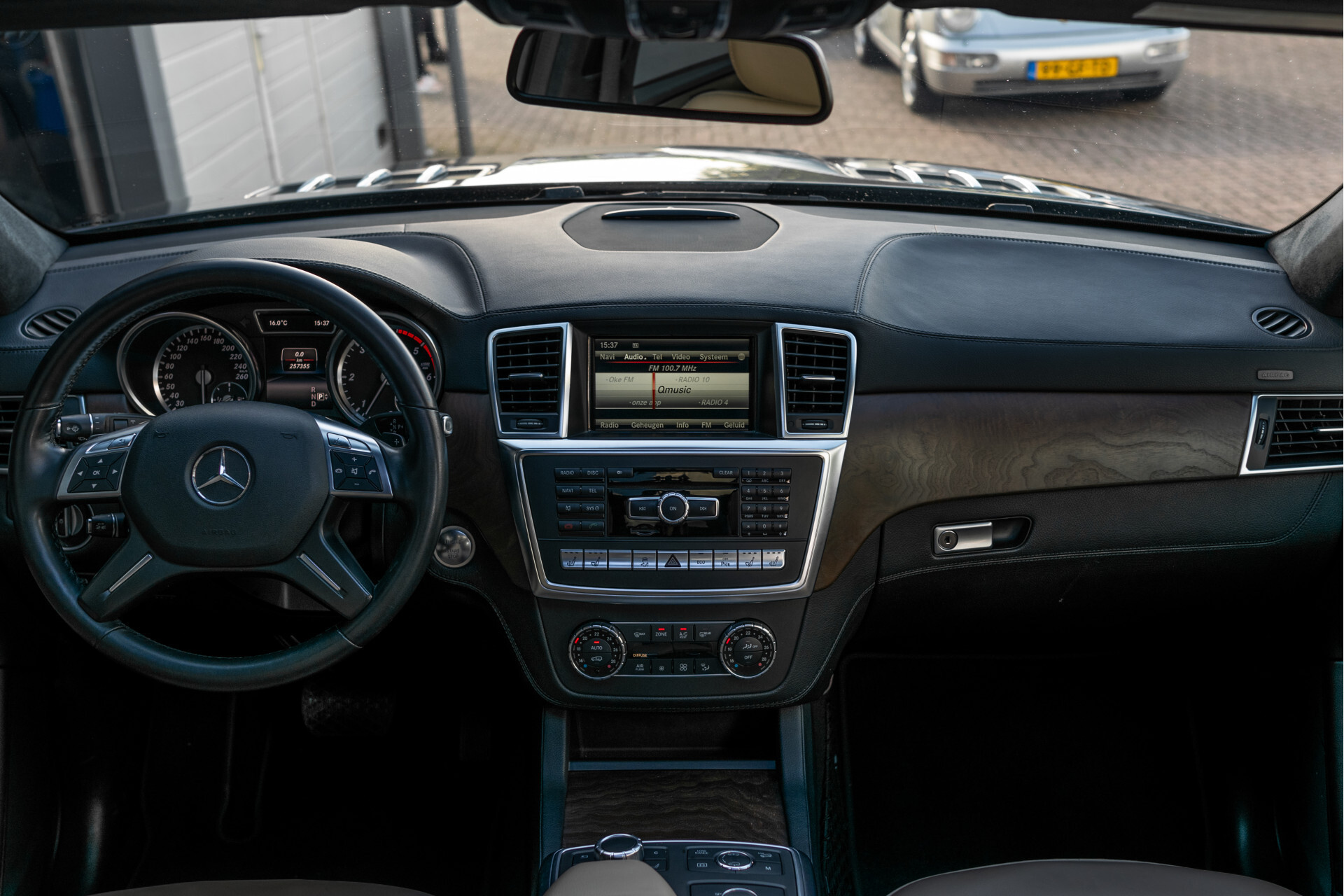 Mercedes-Benz GL-Klasse 350 Bluetec 4-M AMG | Rij-assistentie | Keyless | Massage | Entertainment | Active Curve | Sound Aut7 Foto 7