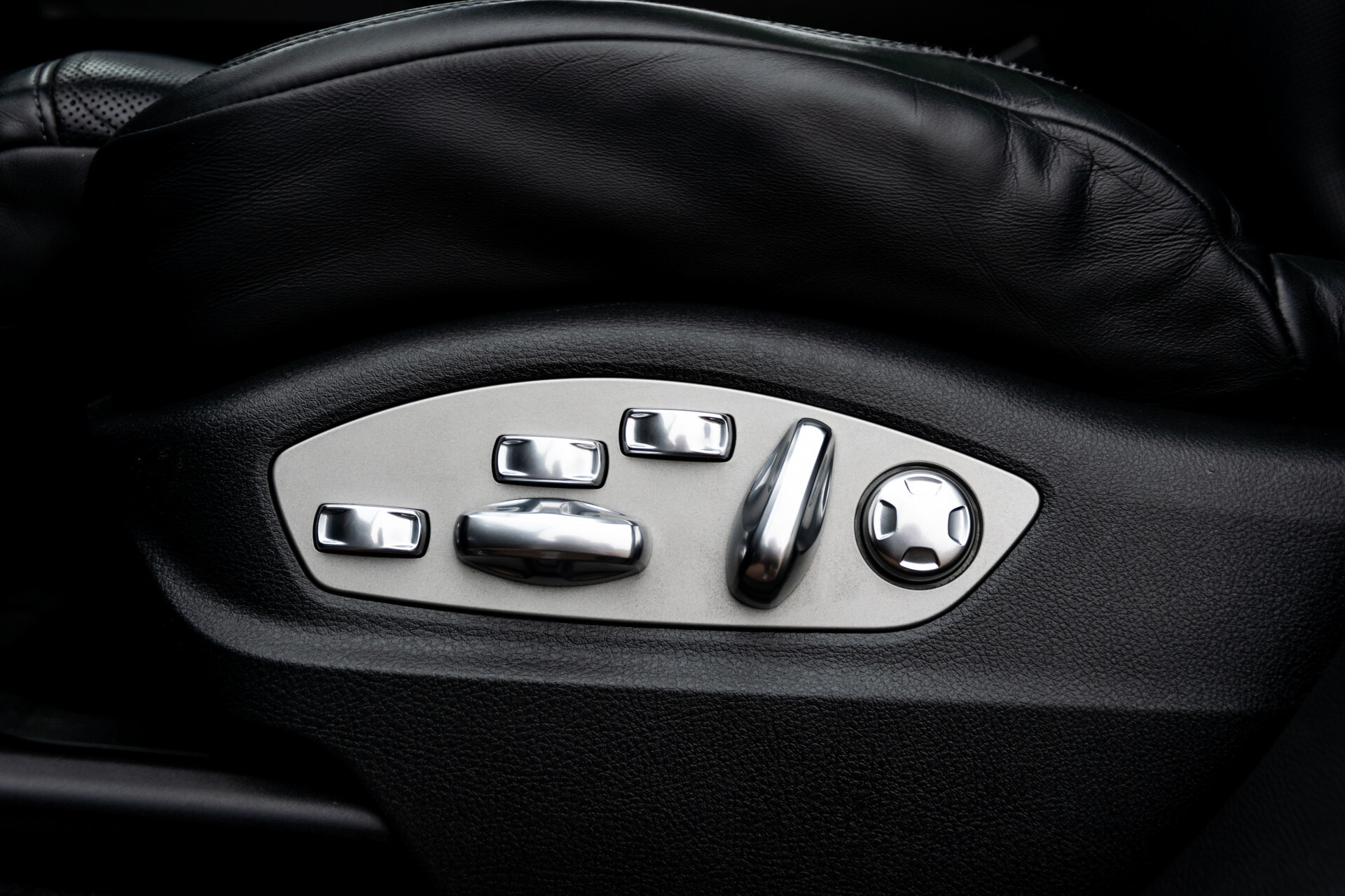 Porsche Cayenne 4.8 Turbo Ceramic | Akrapovic | Carbon | Burmester | Exclusive Aut8 Foto 30