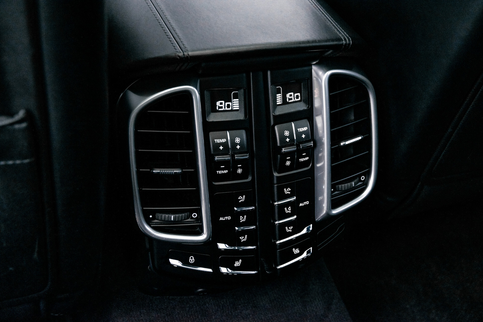 Porsche Cayenne 4.8 Turbo Ceramic | Akrapovic | Carbon | Burmester | Exclusive Aut8 Foto 47