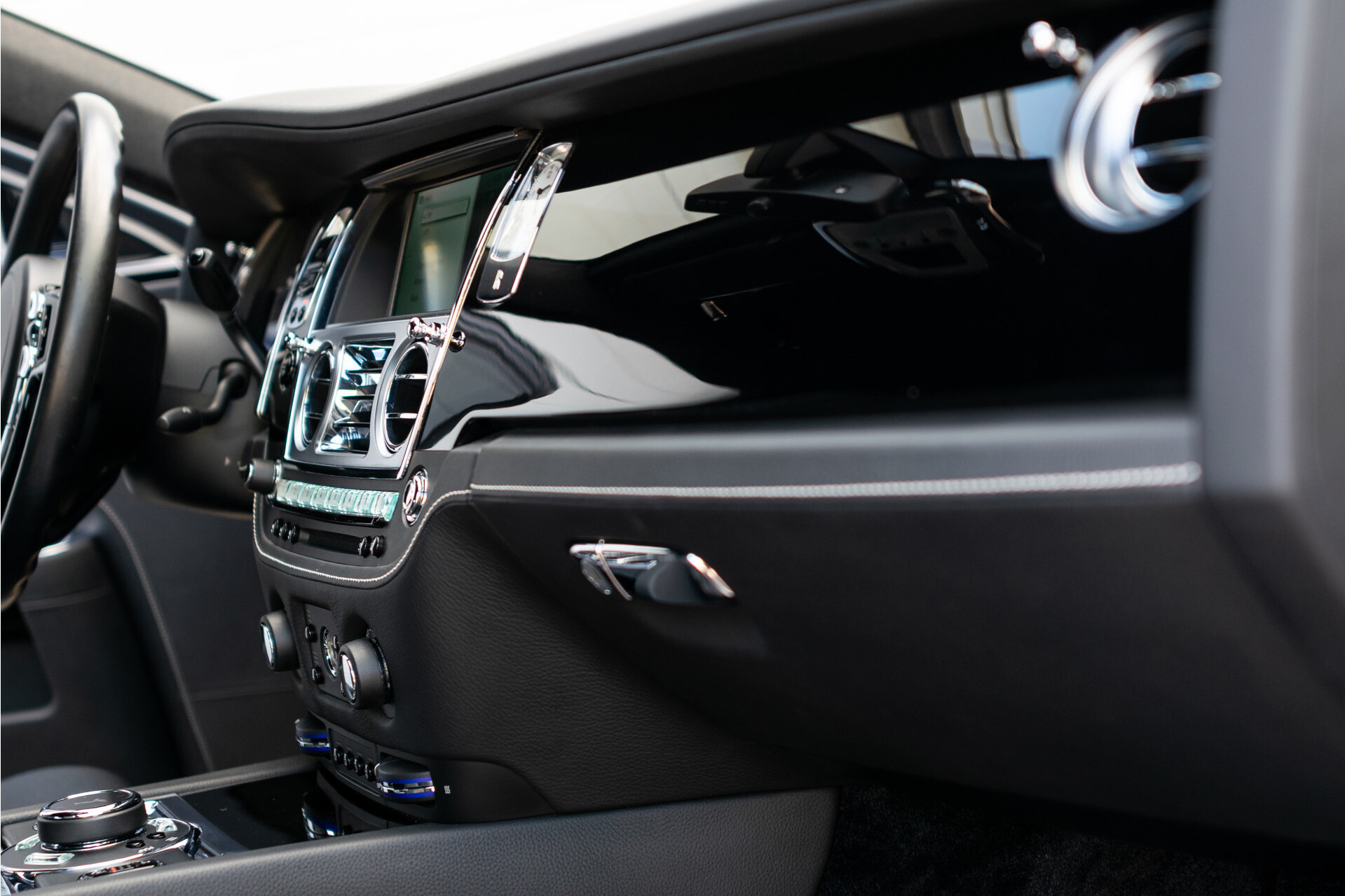 Rolls-Royce Ghost Series II 6.6 V12 Entertainment/HUD | 21" | DAB | Klaptafels | Driving Assistant Aut Foto 19