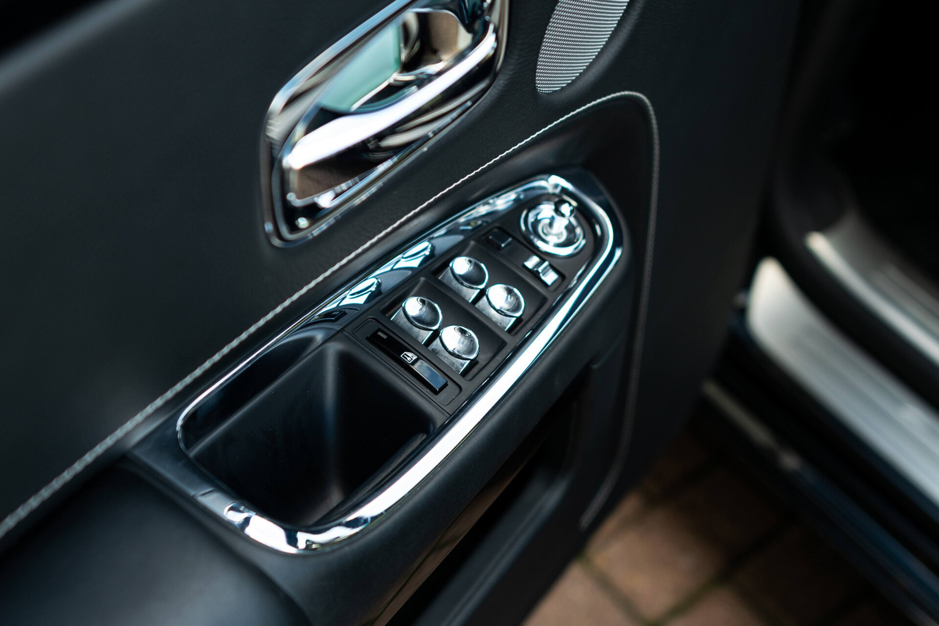 Rolls-Royce Ghost Series II 6.6 V12 Entertainment/HUD | 21" | DAB | Klaptafels | Driving Assistant Aut Foto 23