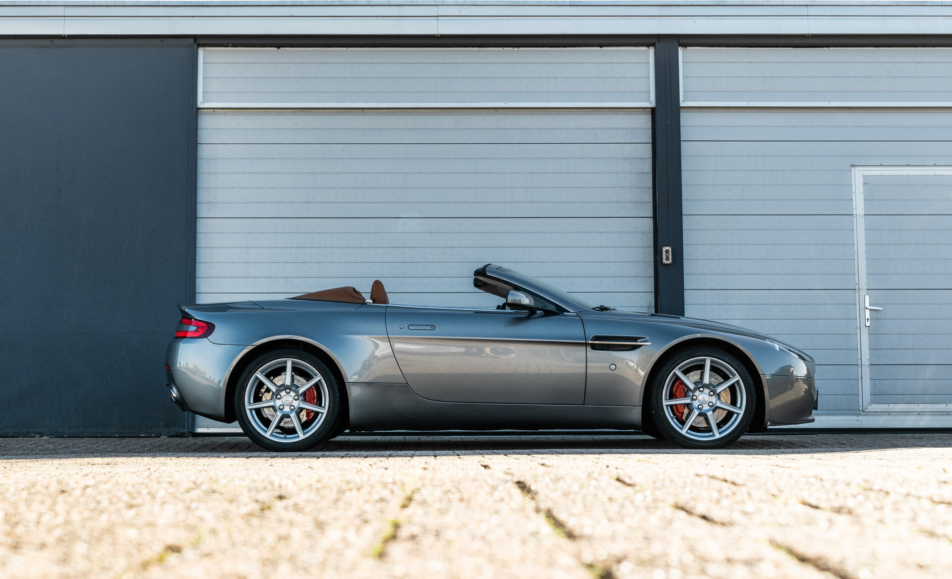 Aston Martin V8 Vantage Roadster 4.3 V8 Sportshift Dealer onderhouden | Full options Foto 24