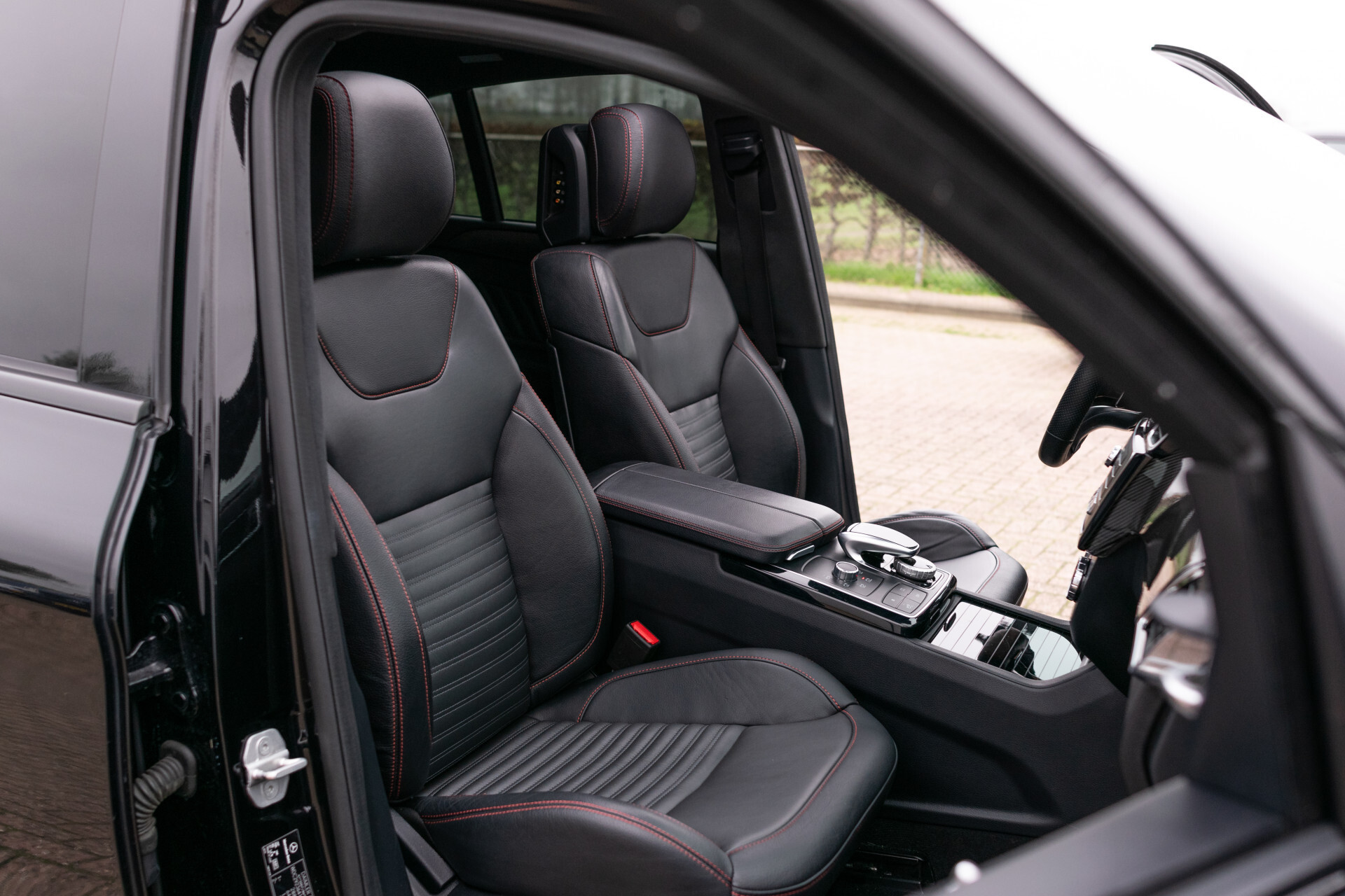 Mercedes-Benz GLE Coupé 450/43 AMG 4-M B&O | 22" | Active Curve/ | Carbon | Entertainment | Standkachel | Keyless | Rij-assist | Designo Aut9 Foto 3