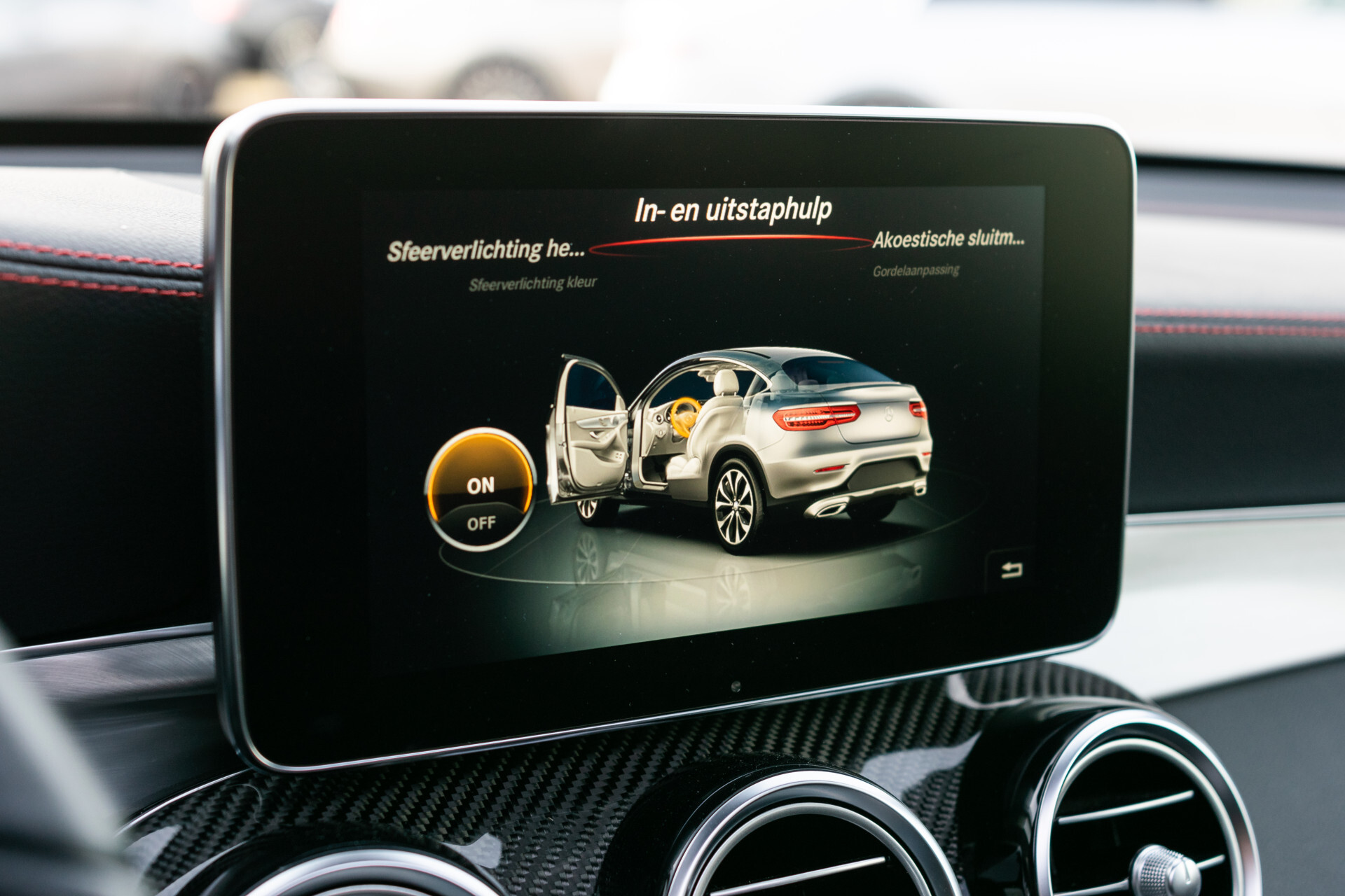 Mercedes-Benz GLC Coupé 43 AMG 4-M Carbon | Designo lak | Distronic | Keyless | Burmester | HUD | Stoelventilatie | 21" Foto 19