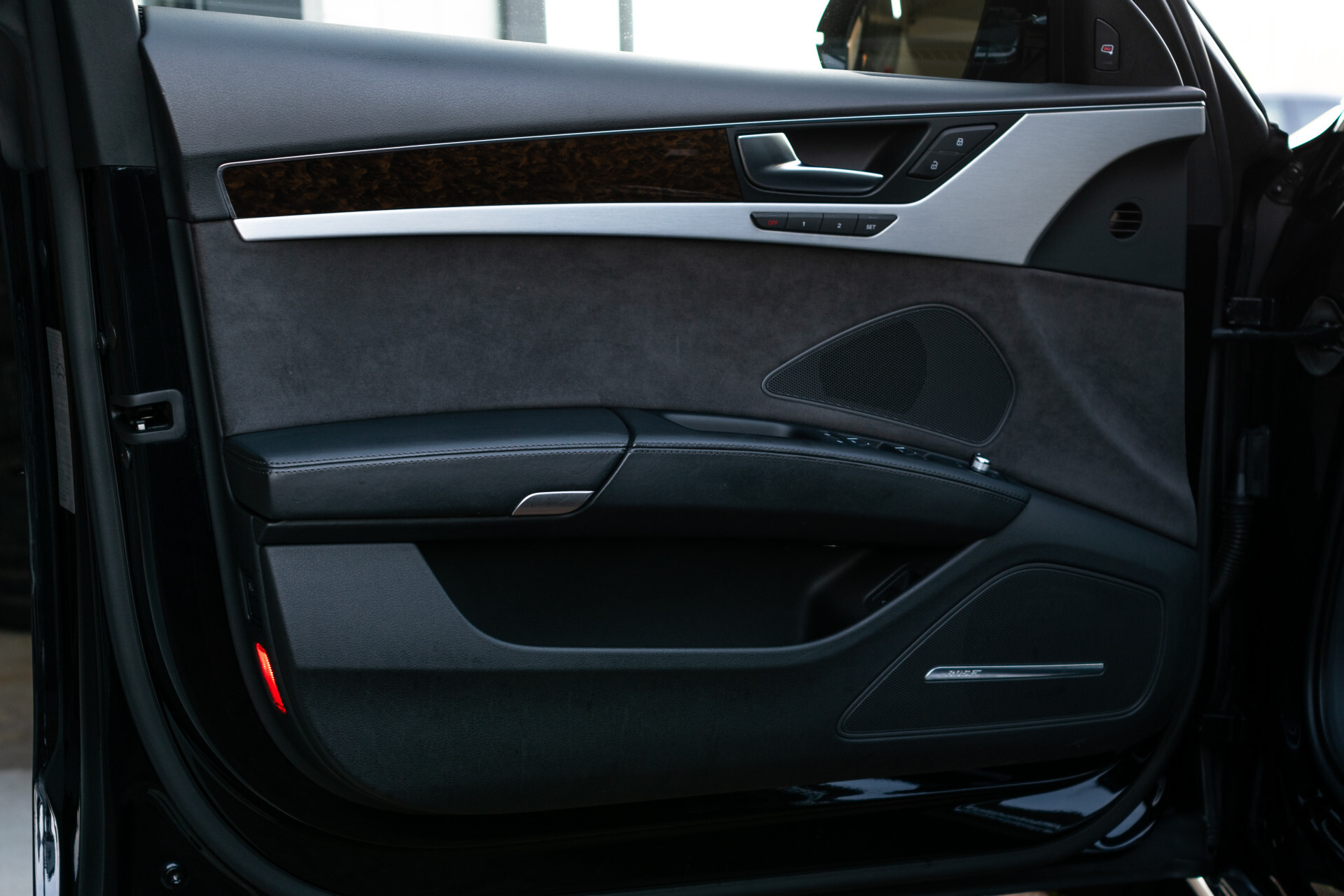 Audi A8 4.2 TDI Quattro Design Selection | Standkachel | Nachtzicht | Rij-assistentie | Keyless | Massage/Trekhaak Foto 10