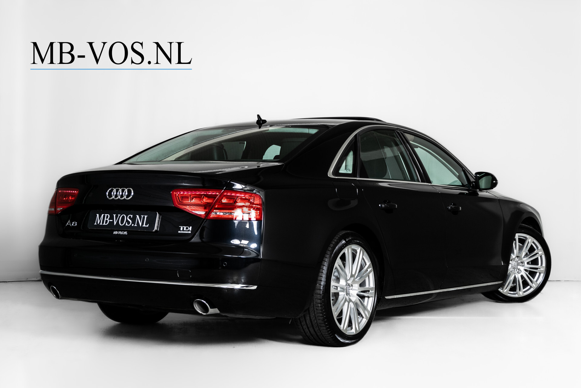 Audi A8 4.2 TDI Quattro Design Selection | Standkachel | Nachtzicht | Rij-assistentie | Keyless | Massage/Trekhaak Foto 2