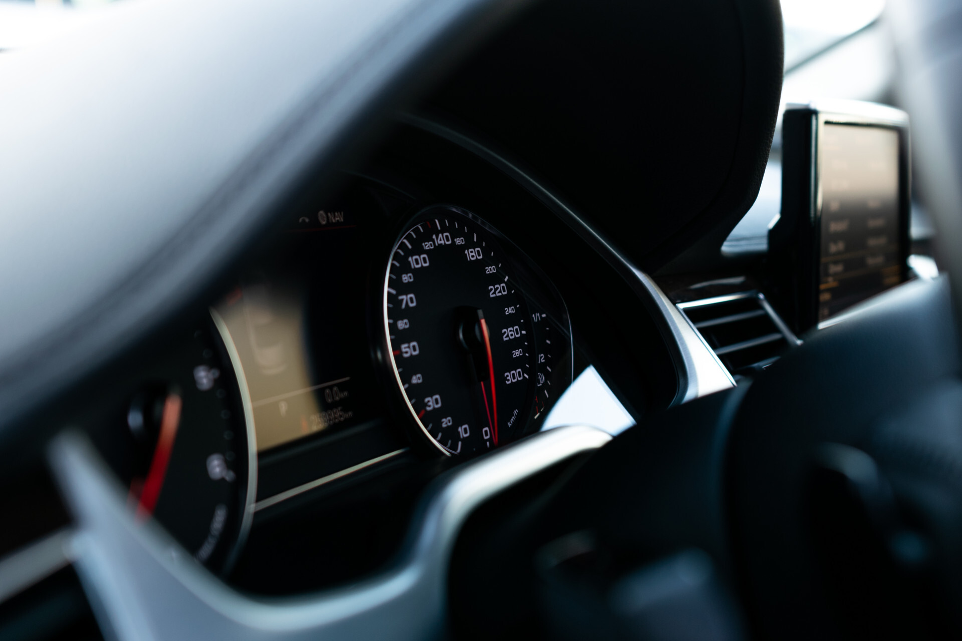 Audi A8 4.2 TDI Quattro Design Selection | Standkachel | Nachtzicht | Rij-assistentie | Keyless | Massage/Trekhaak Foto 26