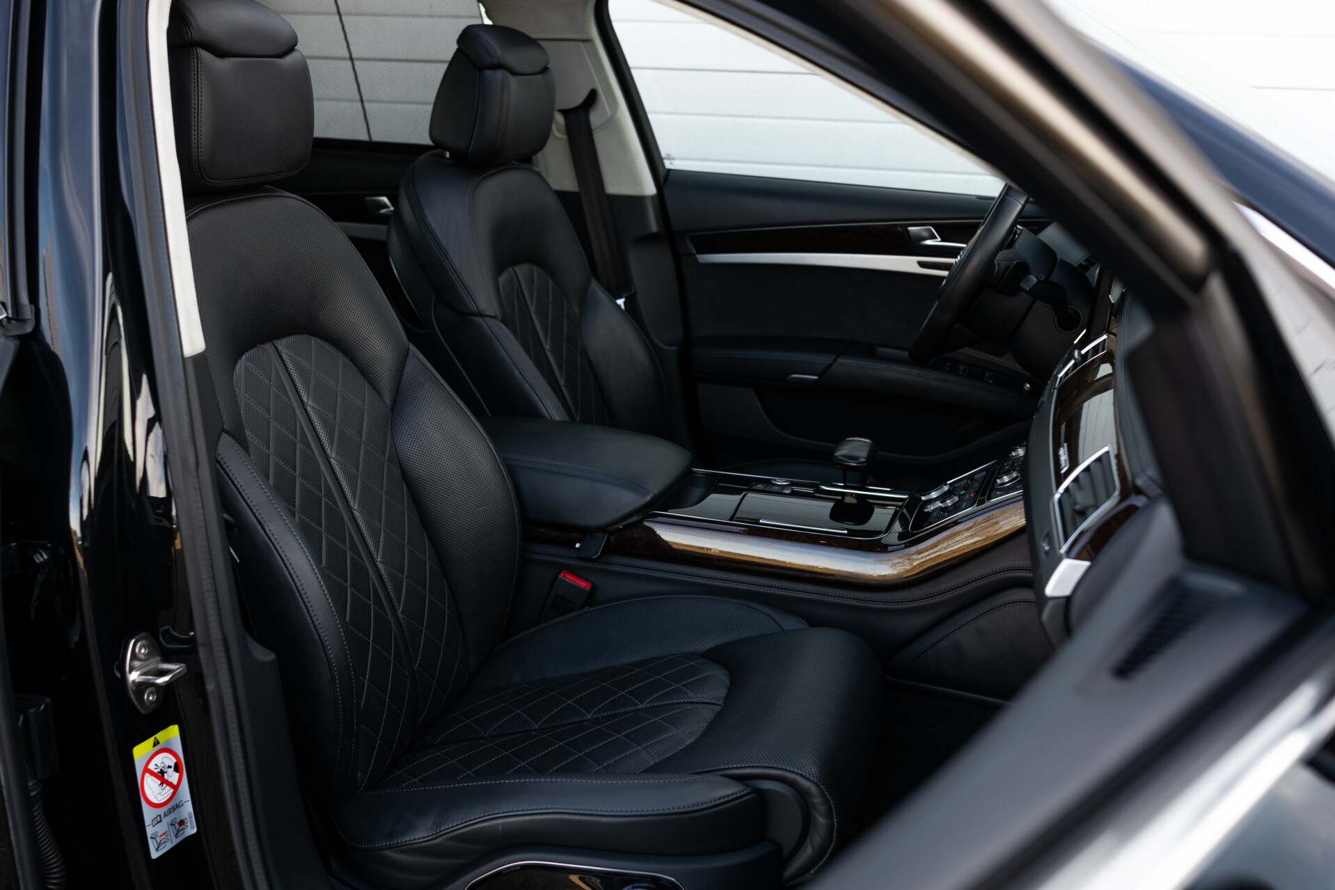 Audi A8 4.2 TDI Quattro Design Selection | Standkachel | Nachtzicht | Rij-assistentie | Keyless | Massage/Trekhaak Foto 3