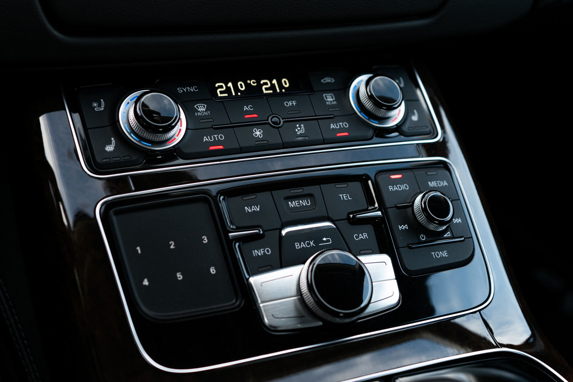 Audi A8 4.2 TDI Quattro Design Selection | Standkachel | Nachtzicht | Rij-assistentie | Keyless | Massage/Trekhaak Foto 31