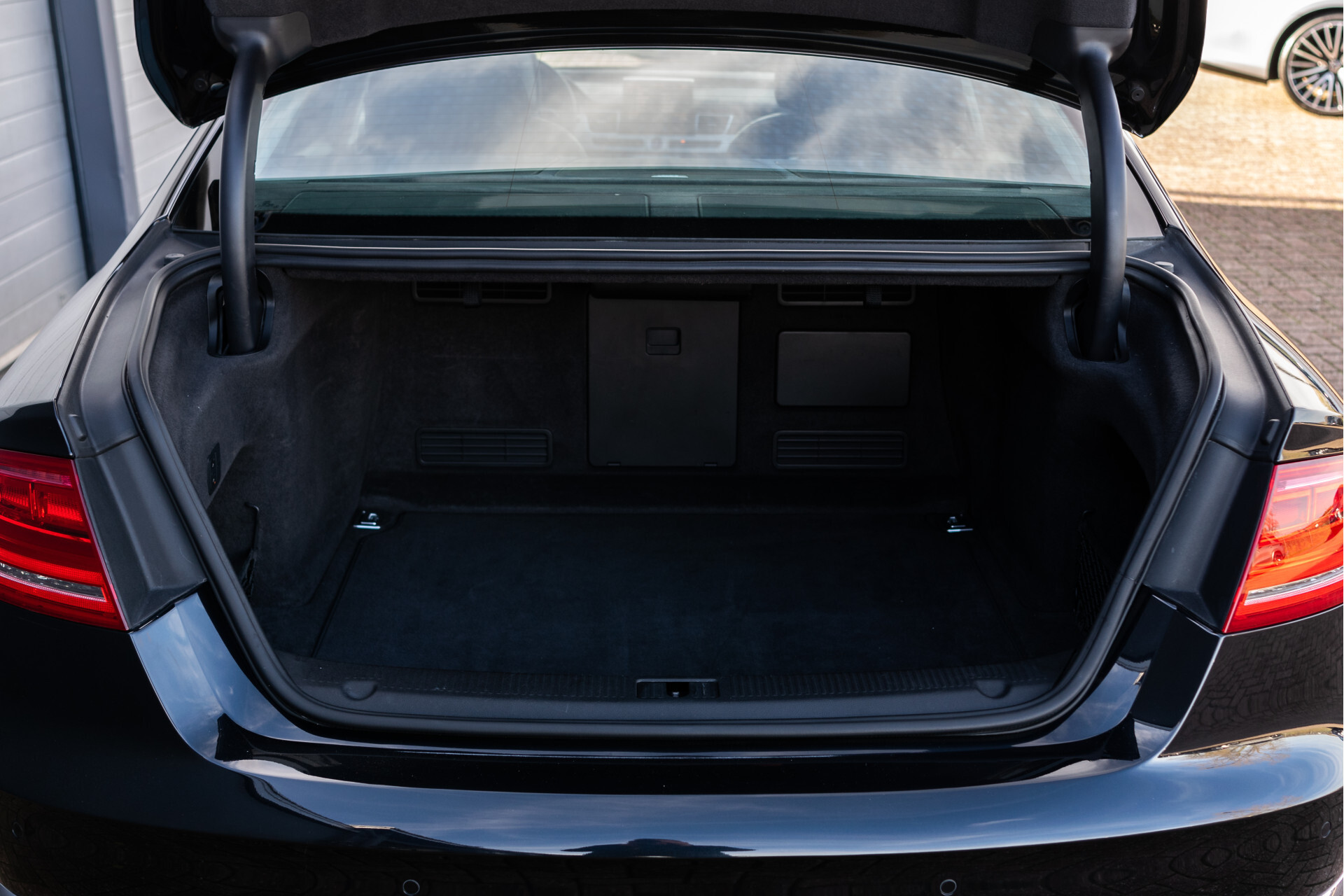 Audi A8 4.2 TDI Quattro Design Selection | Standkachel | Nachtzicht | Rij-assistentie | Keyless | Massage/Trekhaak Foto 37