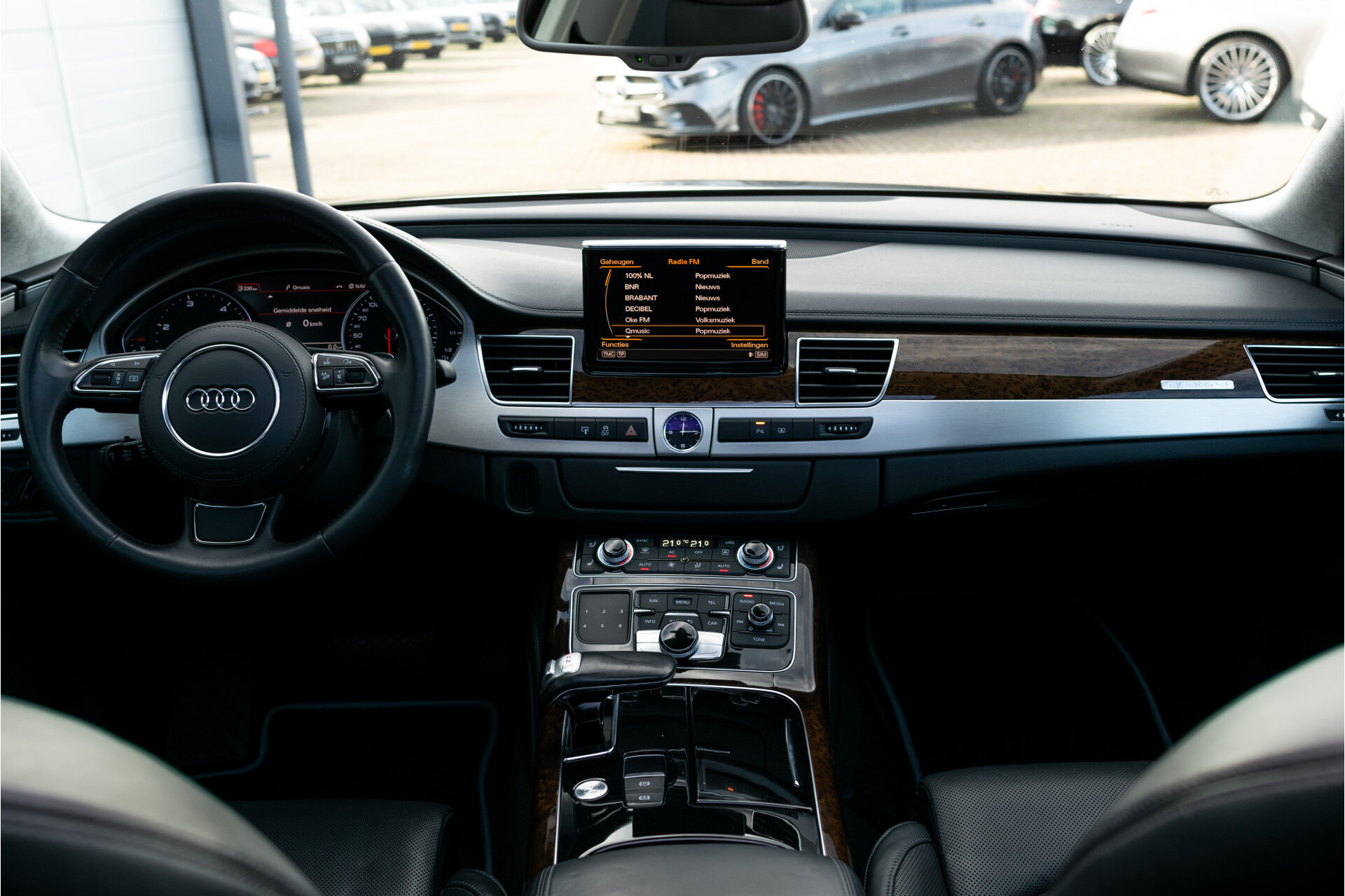 Audi A8 4.2 TDI Quattro Design Selection | Standkachel | Nachtzicht | Rij-assistentie | Keyless | Massage/Trekhaak Foto 7