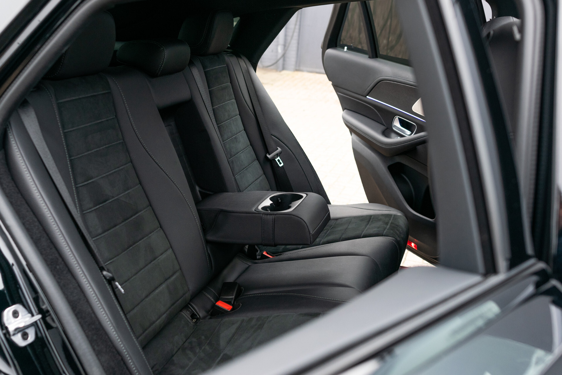 Mercedes-Benz GLE Coupé 350 de 4-M AMG Luchtvering | Keyless-Go | Rij-assistentie | Mem | 360 camera | Trekhaak | 22" | Burmester | Aut9 Foto 4