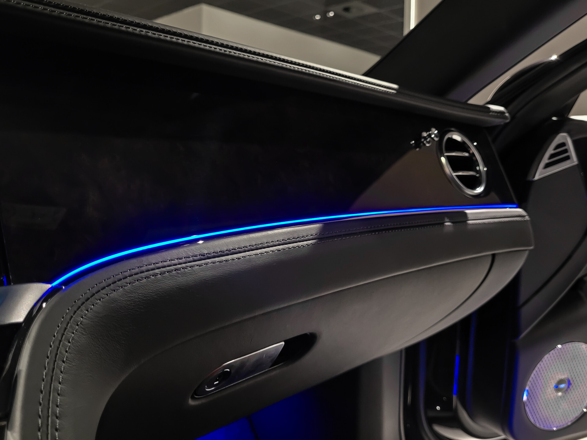 Bentley Flying Spur 4.0 V8 Exclusive | Mulliner | Blackline | Naim Sound Foto 25
