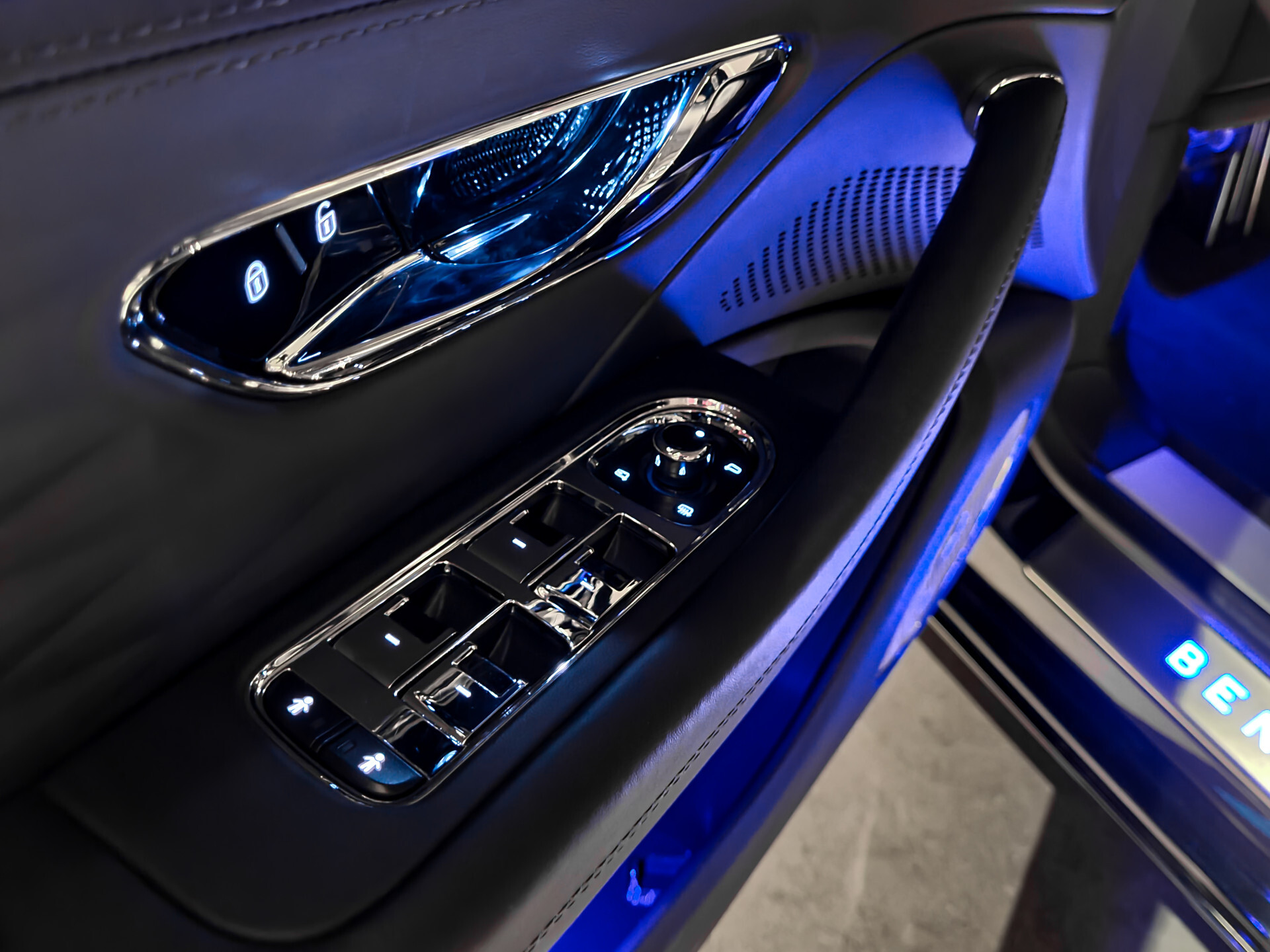 Bentley Flying Spur 4.0 V8 Exclusive | Mulliner | Blackline | Naim Sound Foto 29