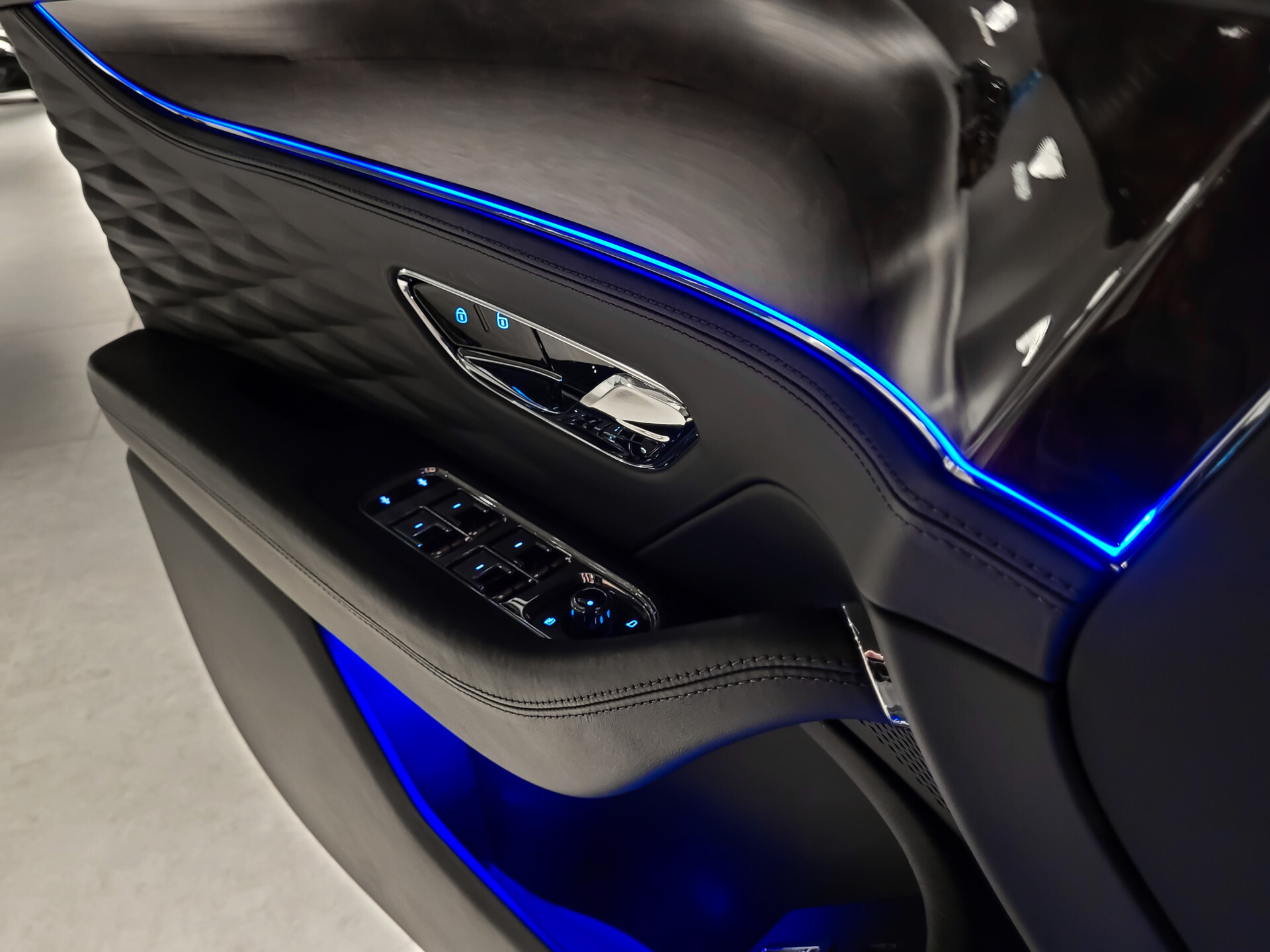 Bentley Flying Spur 4.0 V8 Exclusive | Mulliner | Blackline | Naim Sound Foto 35