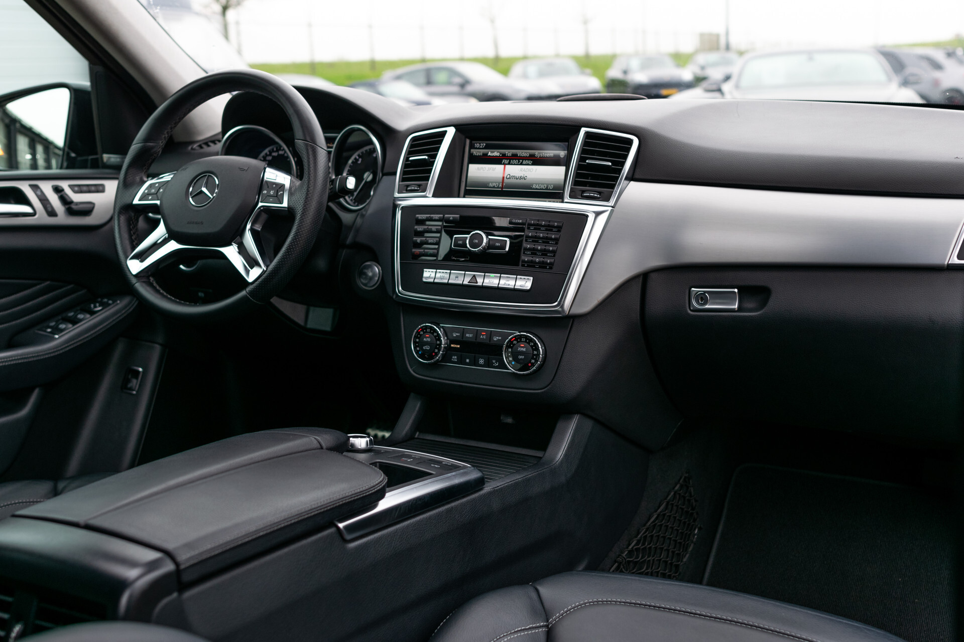 Mercedes-Benz M-Klasse 350 Bluetec 4-M AMG Full Options | Volledige historie Foto 13