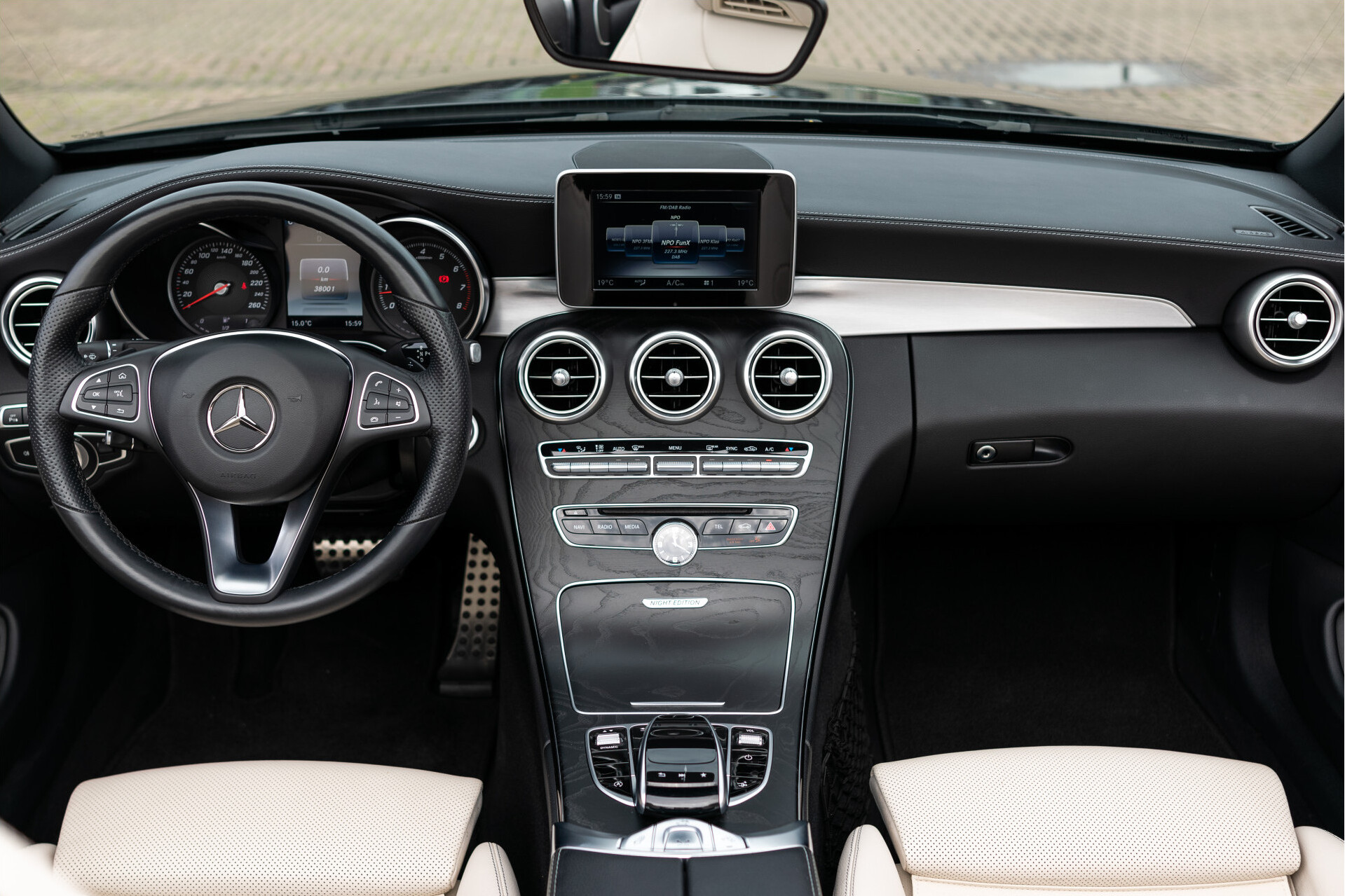 Mercedes-Benz C-Klasse Cabrio 200 AMG Night Premium Plus Aut9 Foto 14