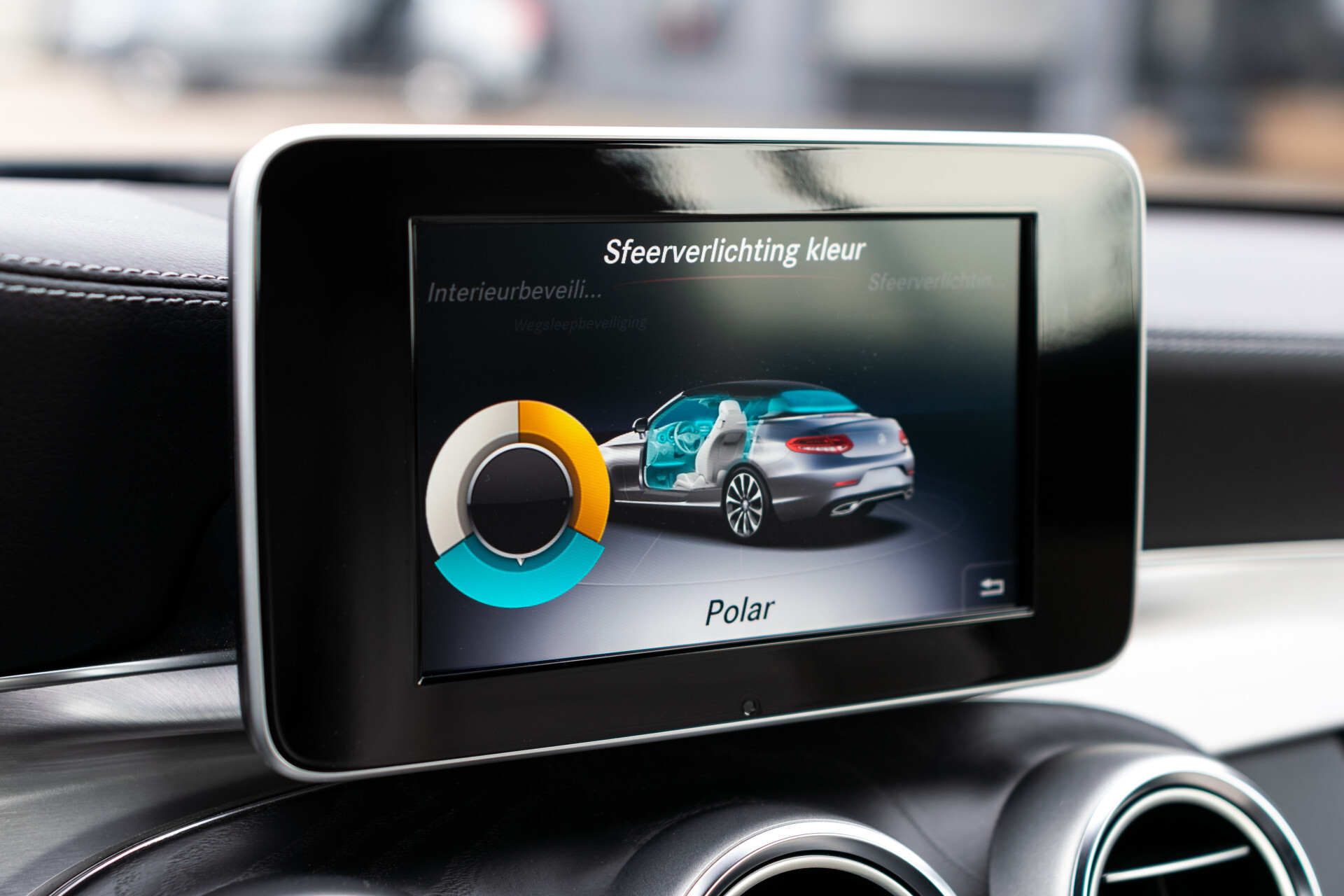 Mercedes-Benz C-Klasse Cabrio 200 AMG Night Premium Plus Aut9 Foto 18