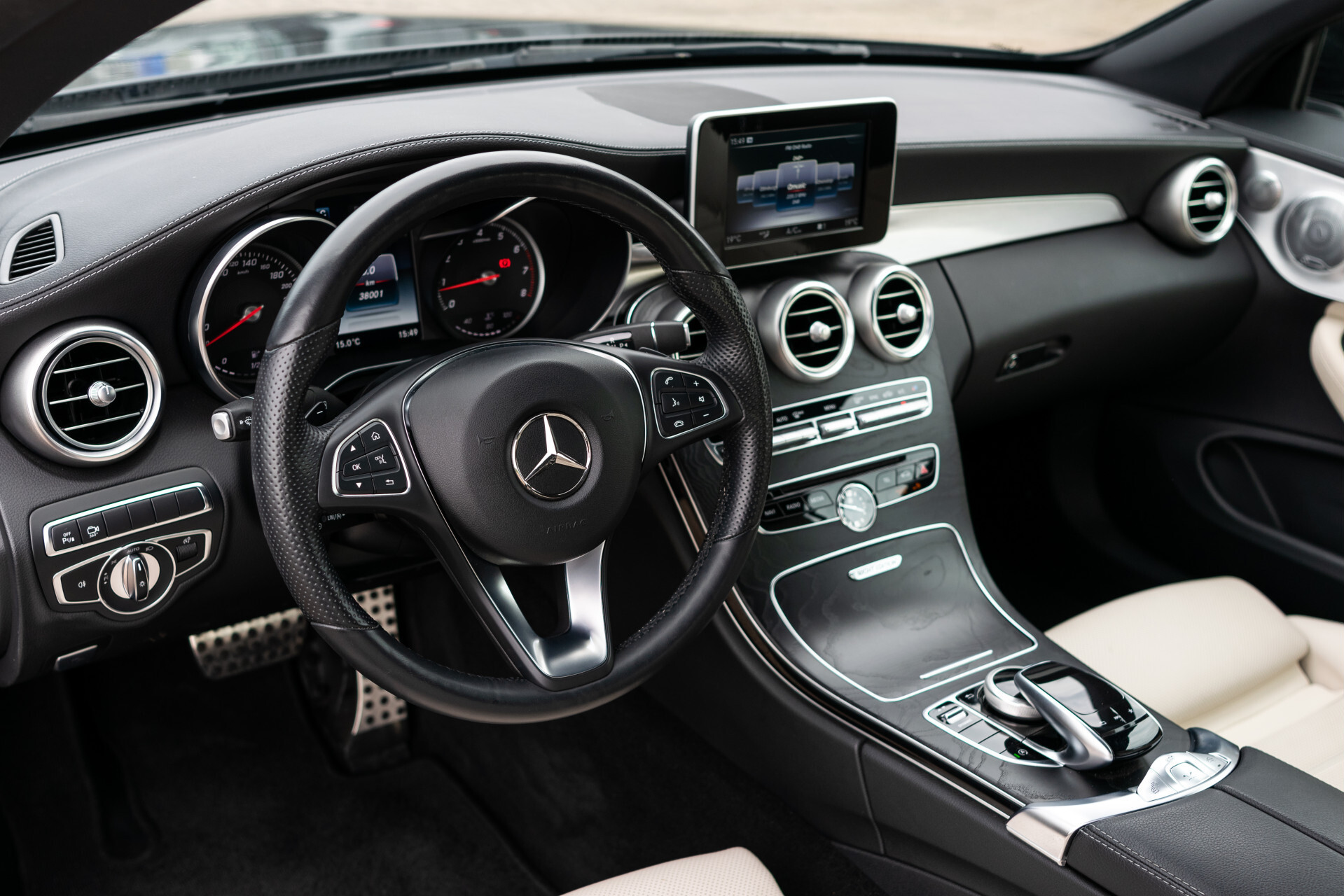 Mercedes-Benz C-Klasse Cabrio 200 AMG Night Premium Plus Aut9 Foto 21