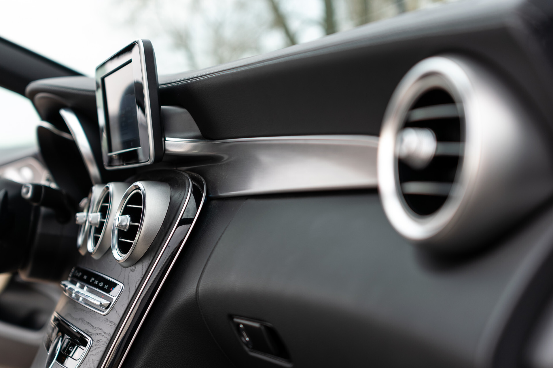 Mercedes-Benz C-Klasse Cabrio 200 AMG Night Premium Plus Aut9 Foto 25