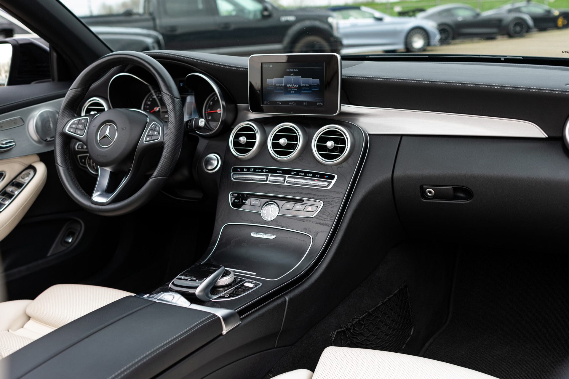 Mercedes-Benz C-Klasse Cabrio 200 AMG Night Premium Plus Aut9 Foto 26