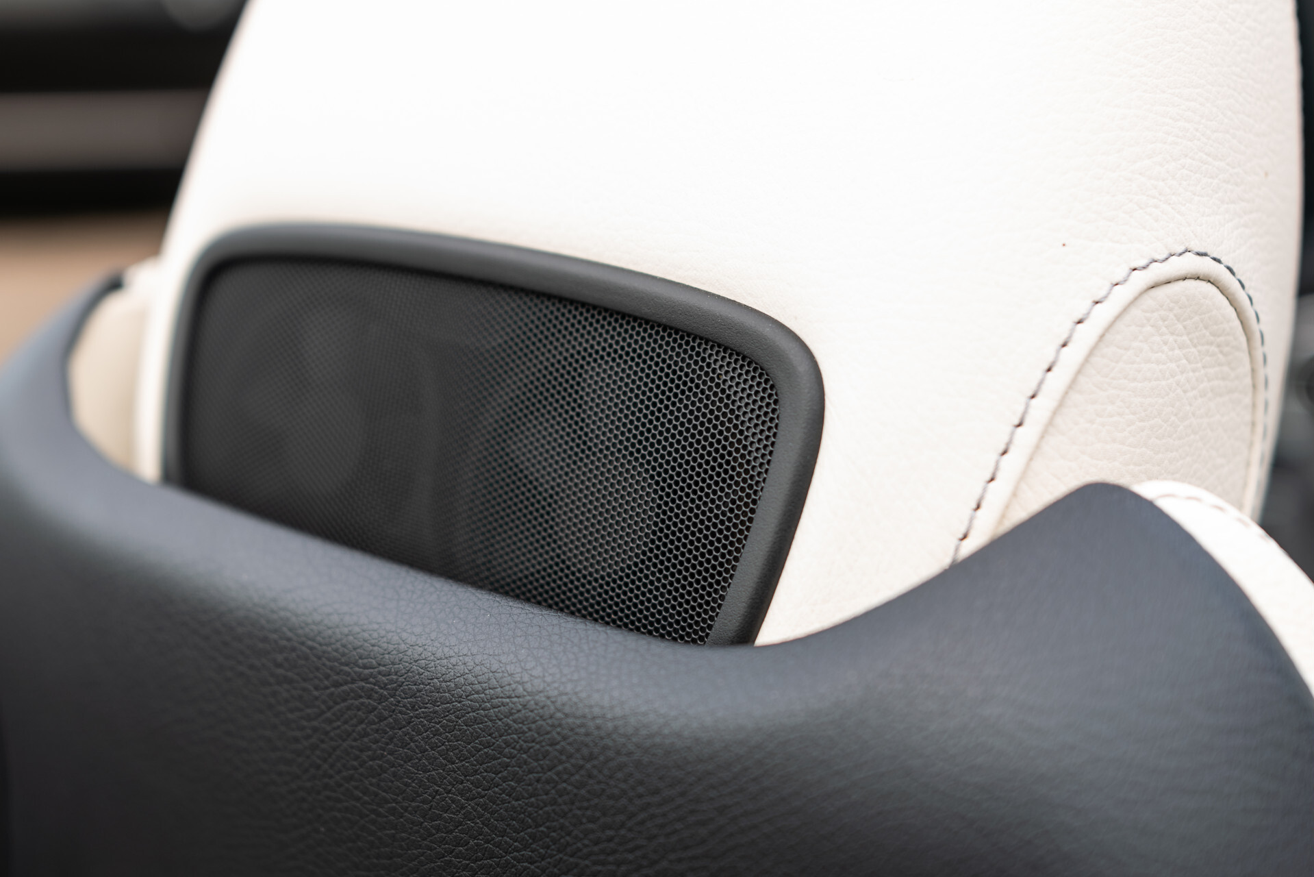 Mercedes-Benz C-Klasse Cabrio 200 AMG Night Premium Plus Aut9 Foto 28