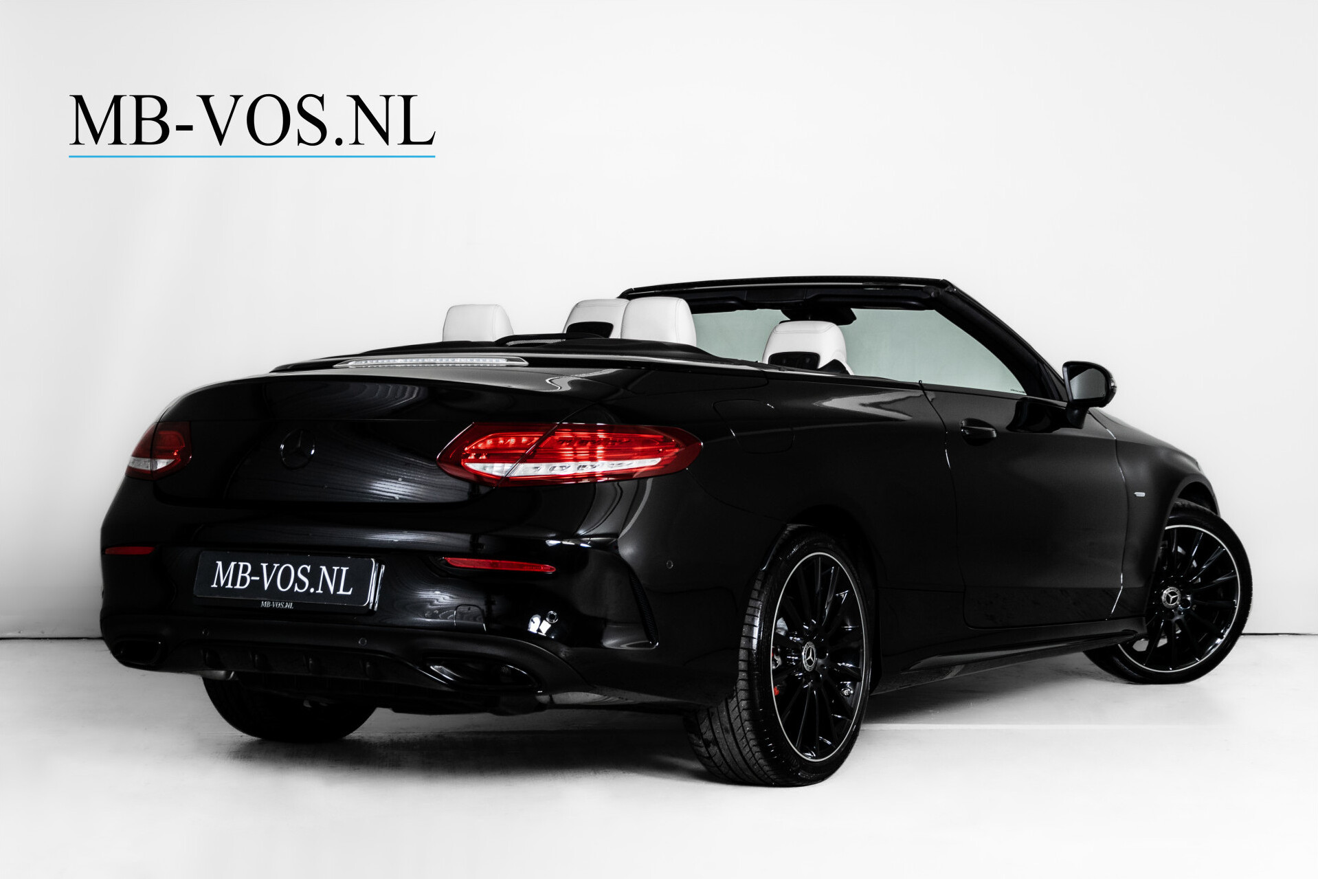 Mercedes-Benz C-Klasse Cabrio 200 AMG Night Premium Plus Aut9 Foto 3