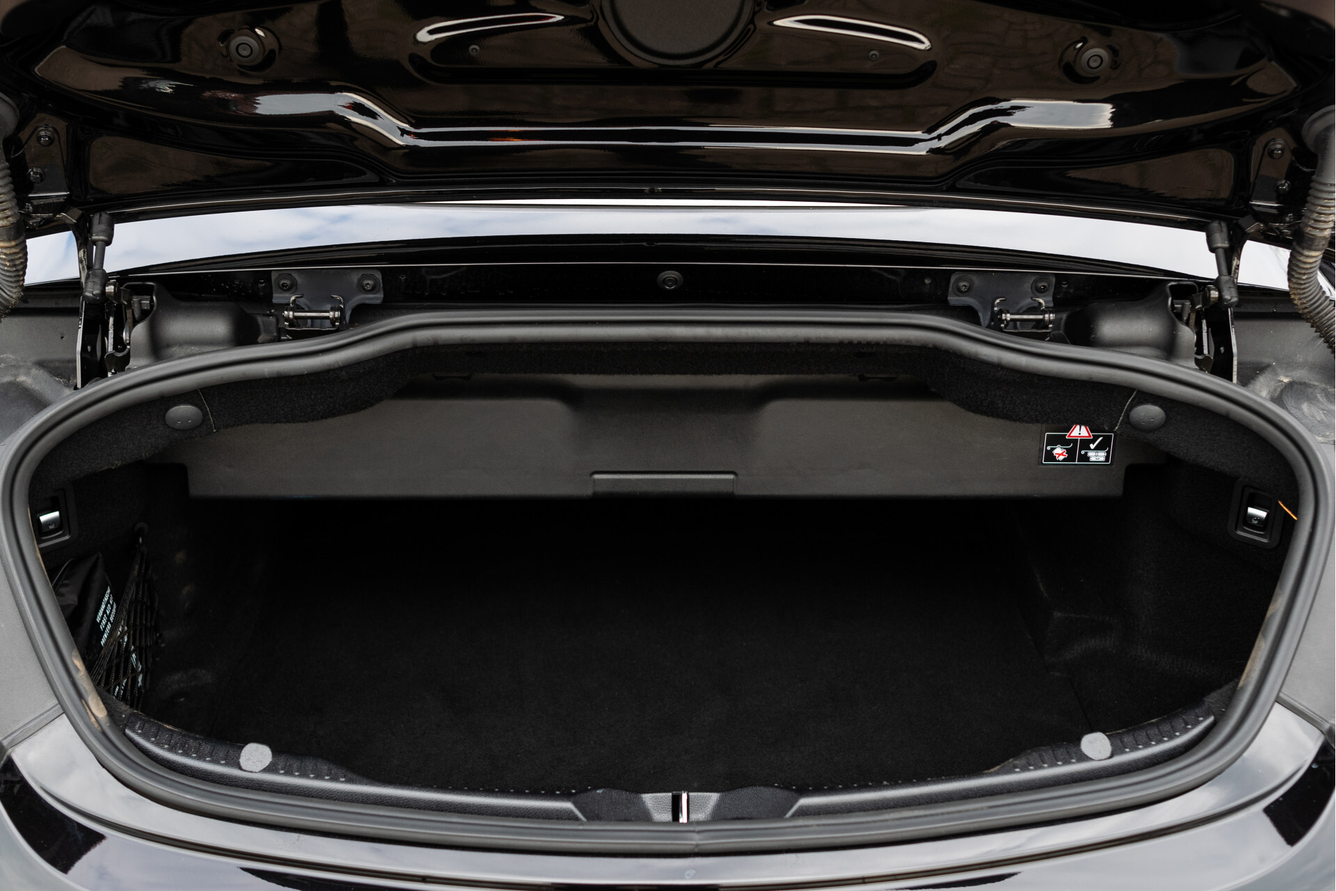 Mercedes-Benz C-Klasse Cabrio 200 AMG Night Premium Plus Aut9 Foto 31