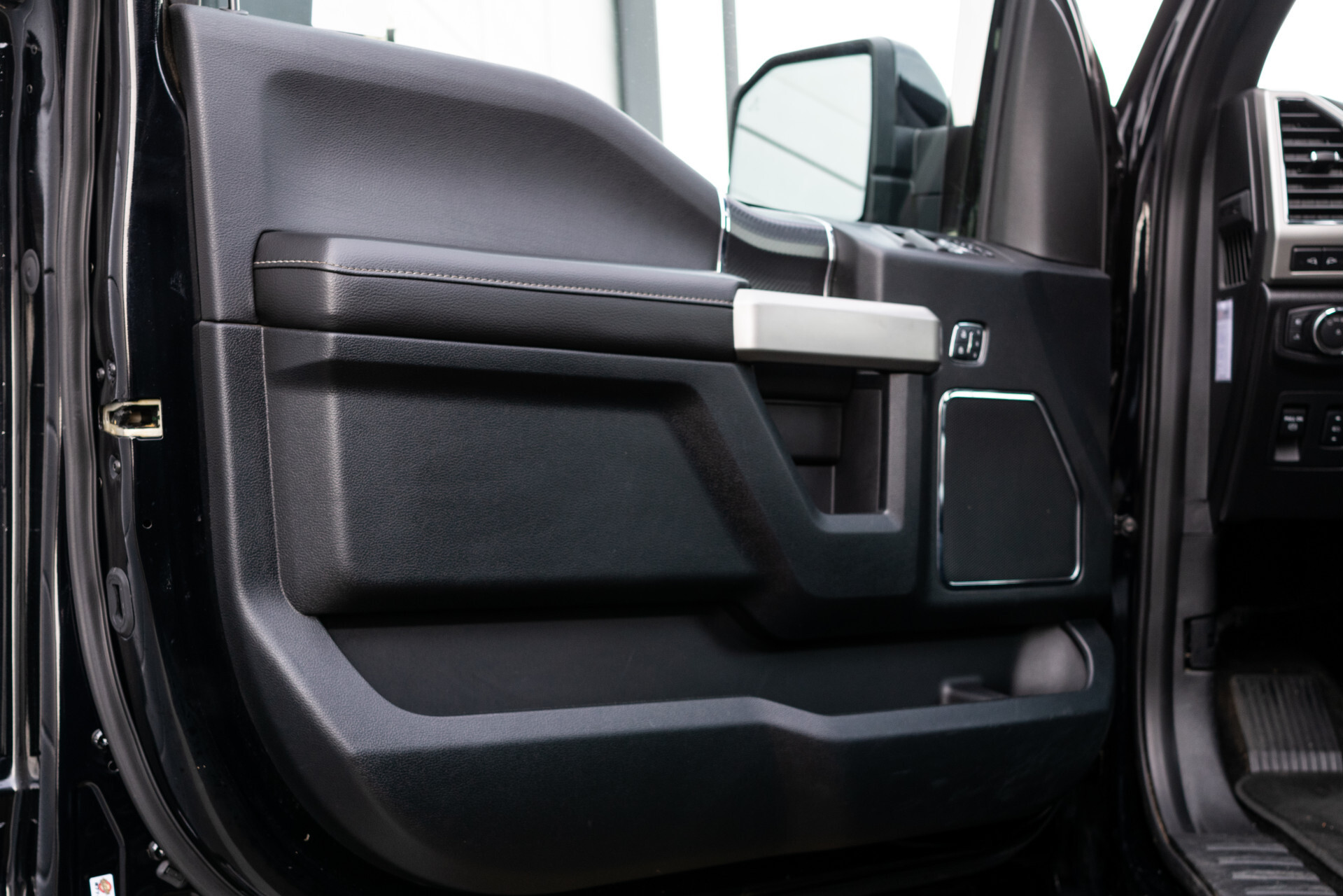 Ford USA F-150 LARIAT SPORT 4X4 SuperCrew V8 Special Widebody 1ste eigenaar | lage bijtelling Foto 11