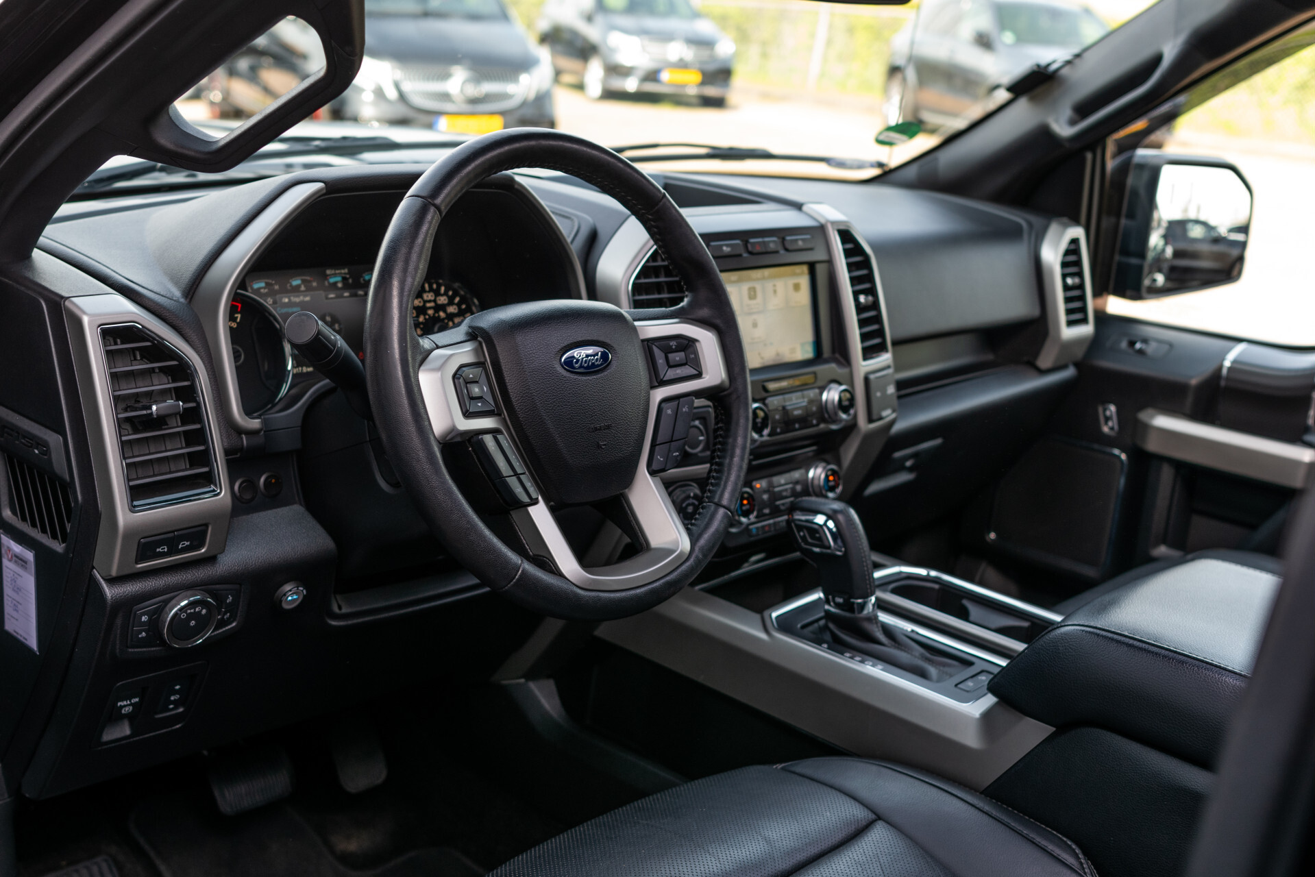 Ford USA F-150 LARIAT SPORT 4X4 SuperCrew V8 Special Widebody 1ste eigenaar | lage bijtelling Foto 27