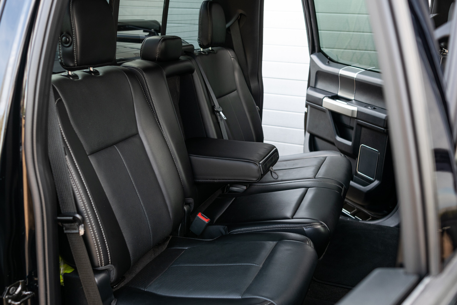 Ford USA F-150 LARIAT SPORT 4X4 SuperCrew V8 Special Widebody 1ste eigenaar | lage bijtelling Foto 4